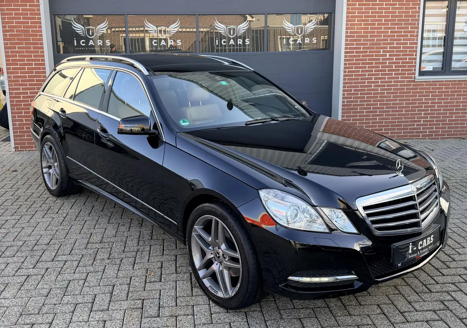 Mercedes-Benz E 250 Estate CGI Avantgarde 1e eig. PANORAMA AMG Sport Noir - 1