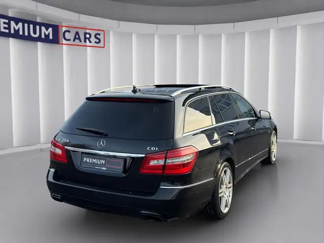 Mercedes-Benz E view 5