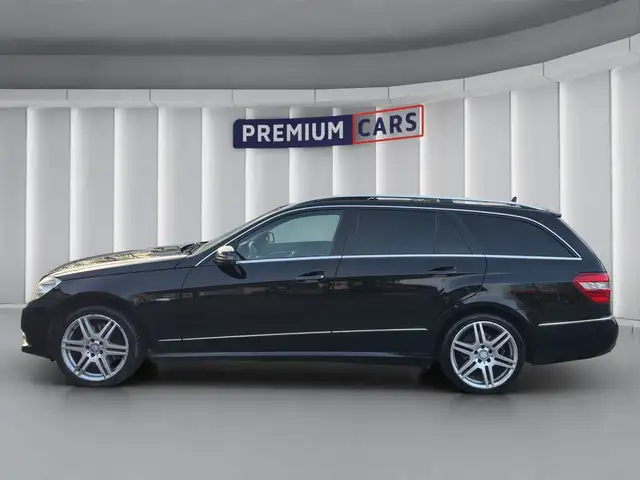 Mercedes-Benz E view 2