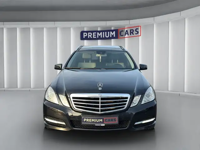 Mercedes-Benz E view 8