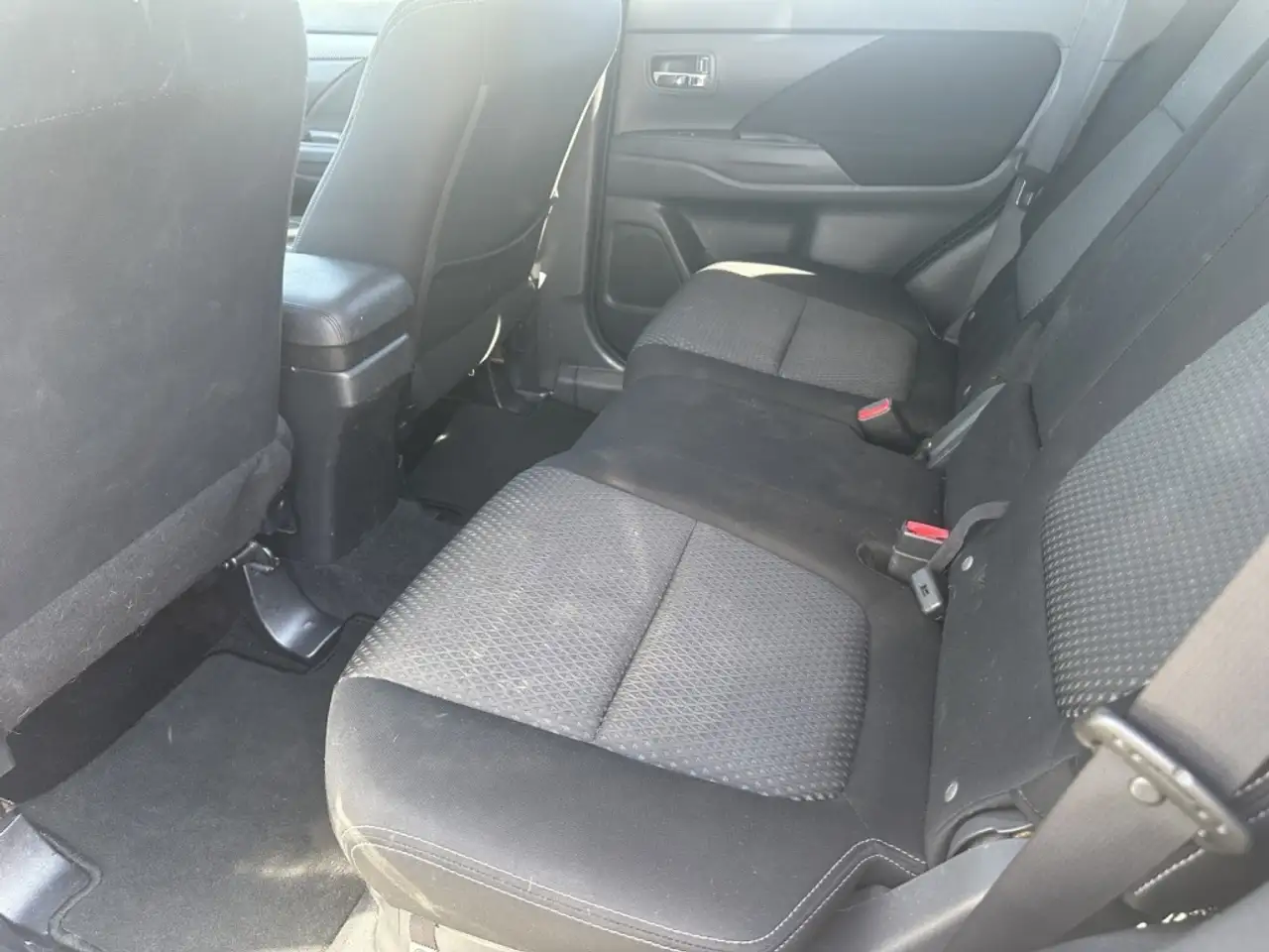 Mitsubishi Outlander снимка Mitsubishi Outlander