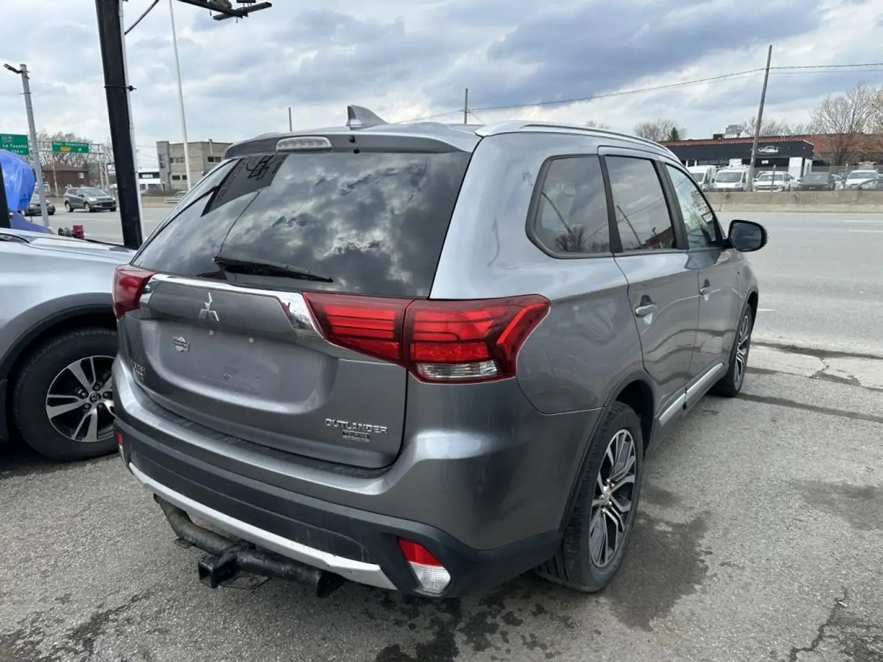 Mitsubishi Outlander снимка Mitsubishi Outlander
