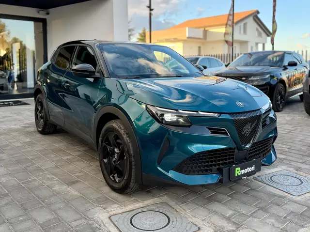 2025 Alfa Romeo Junior in Green for sale