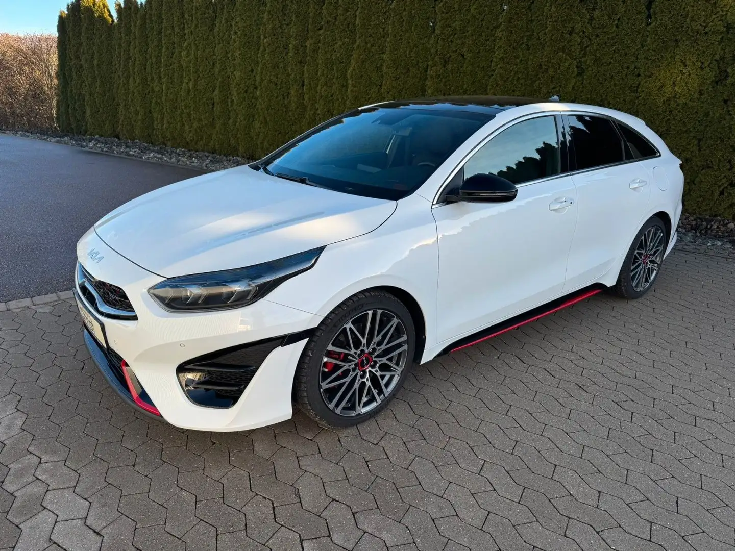Kia ProCeed / pro_cee'd ProCeed 1.6 T-GDI DCT GT *Pano*Memory-Sitz* Alb - 1