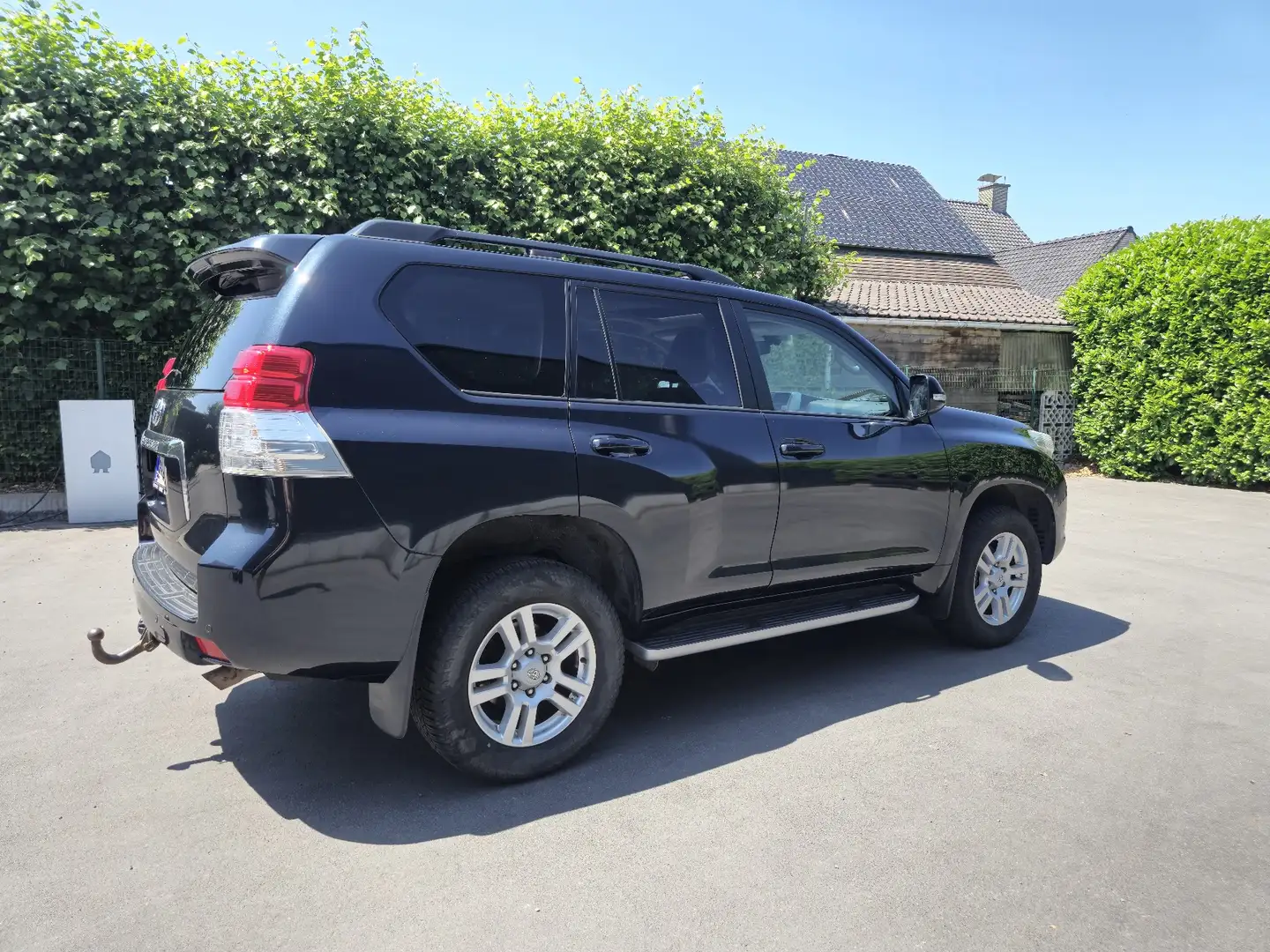 Toyota Land Cruiser Prado - 2