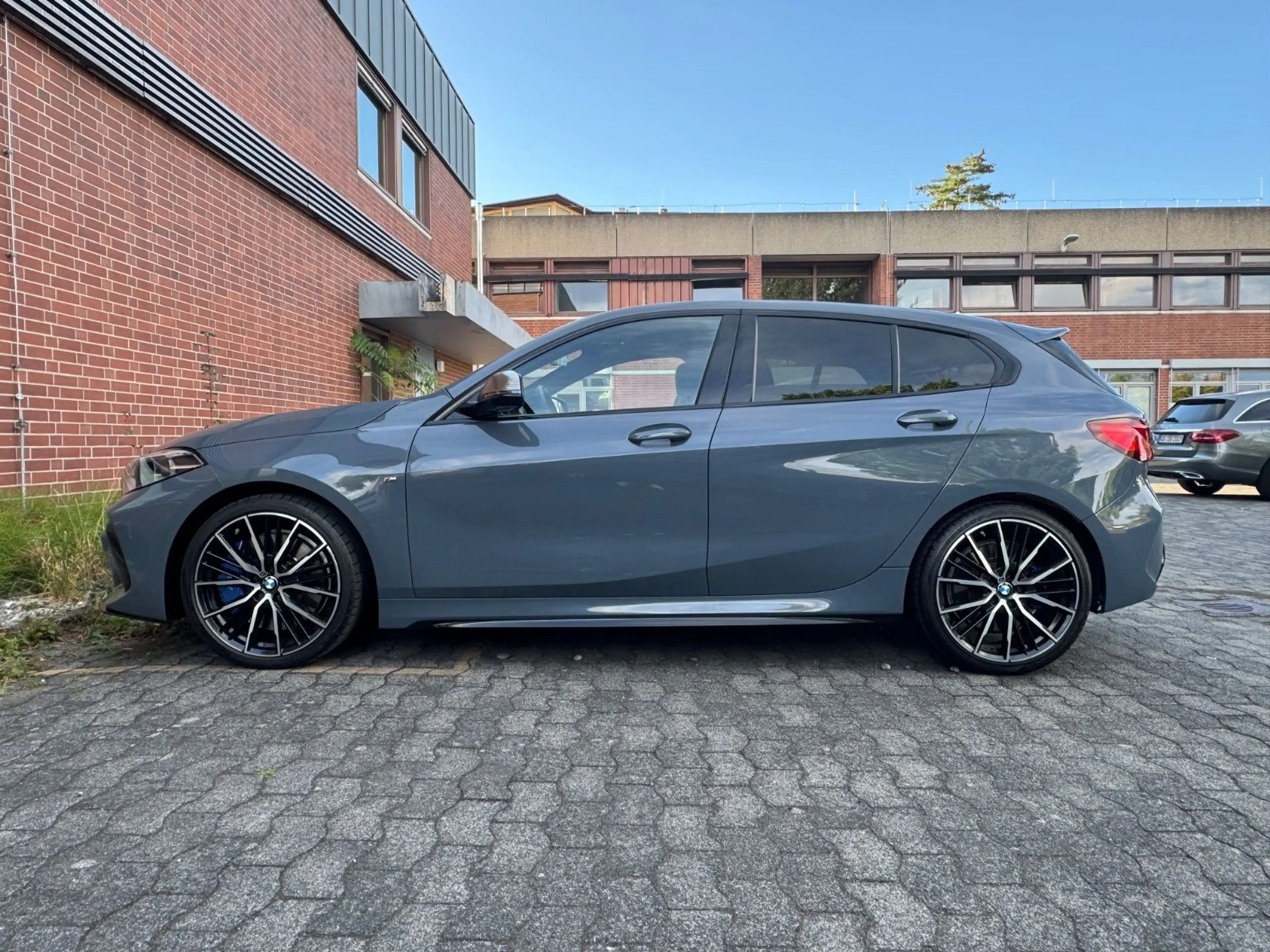 BMW 135 i xDrive M-SPORT *LED*LEDER*HuD*DR.ASSIST* — photo 8
