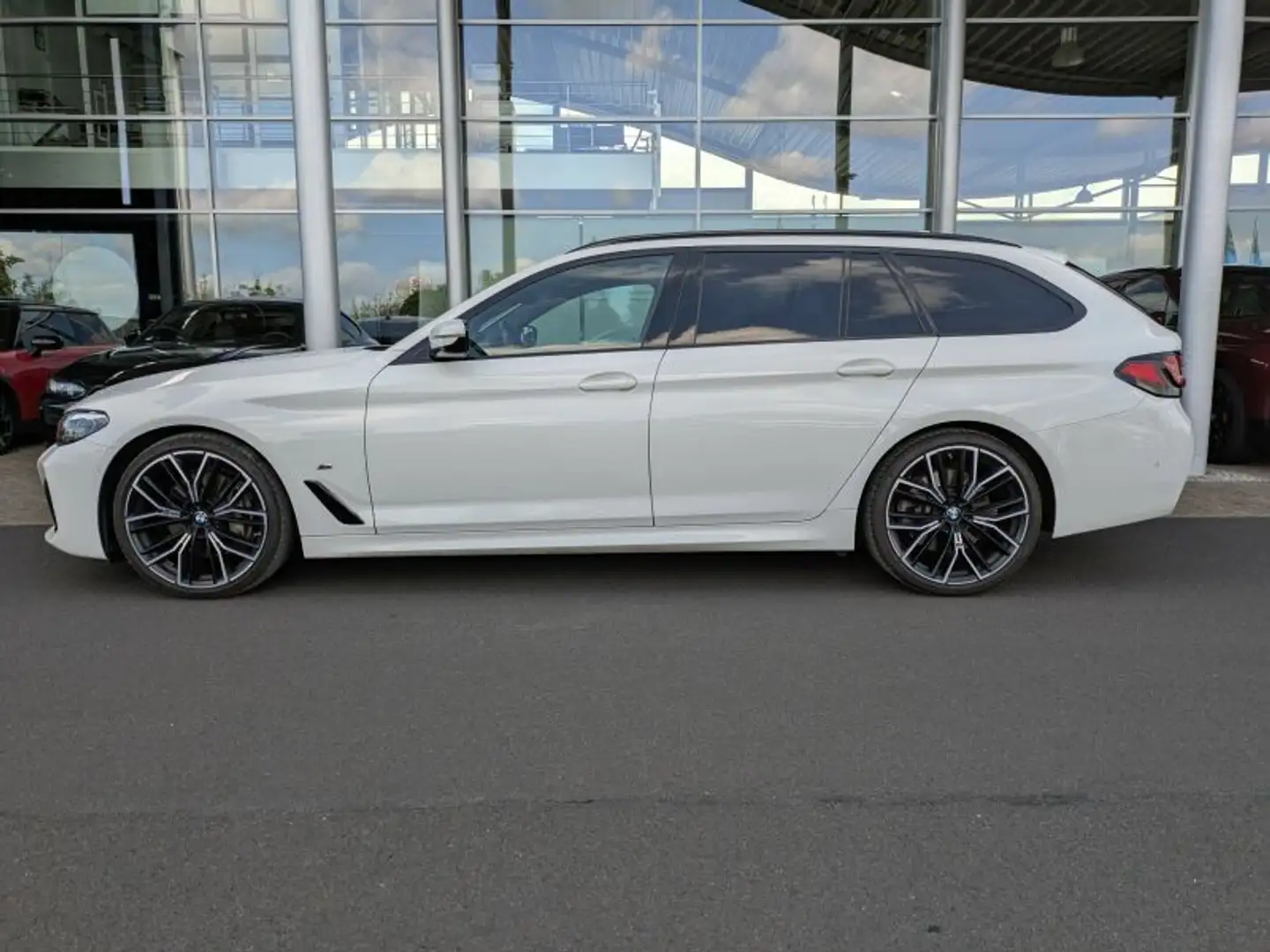 BMW 530 Touring 530d TwinPower Turbo xDrive 286 ch BVA8 M  Blanc - 2