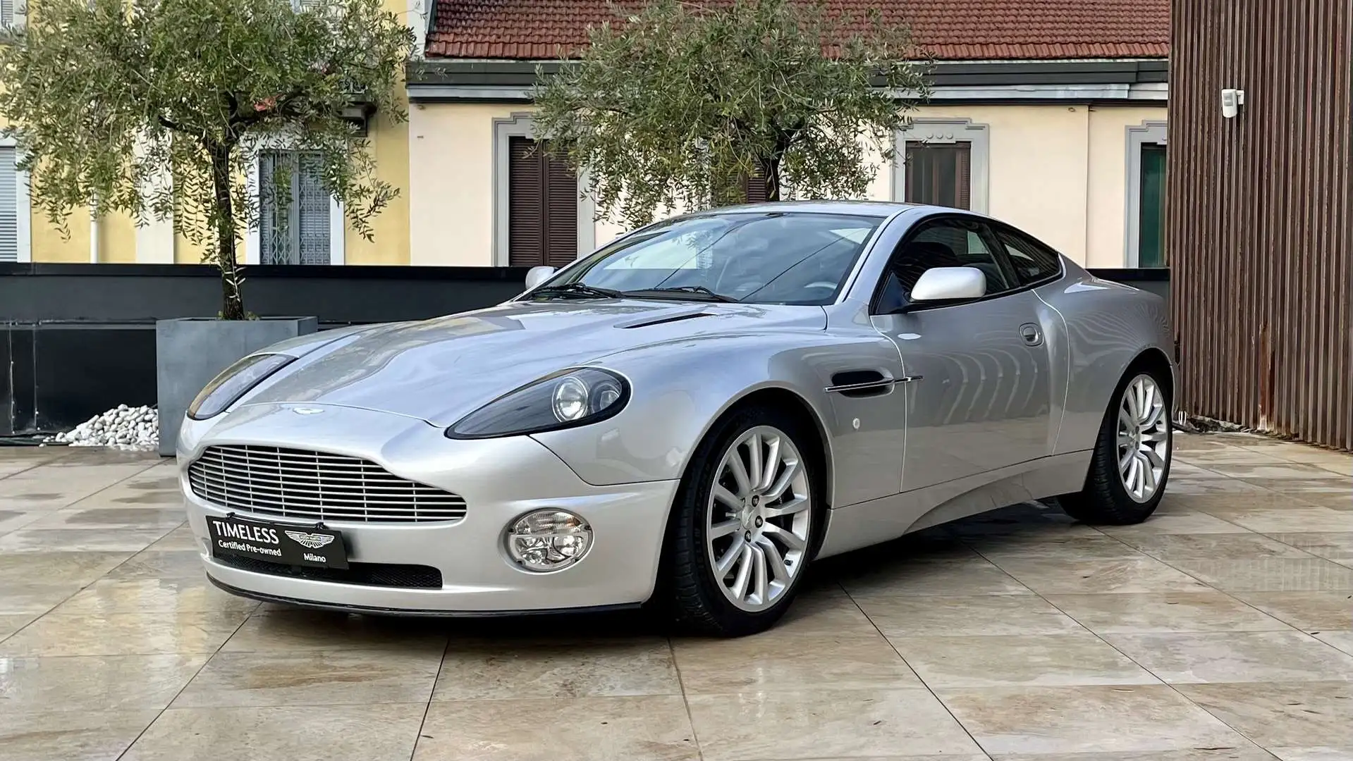 Aston Martin Vanquish Coupe 6.0 V12 Argento - 1