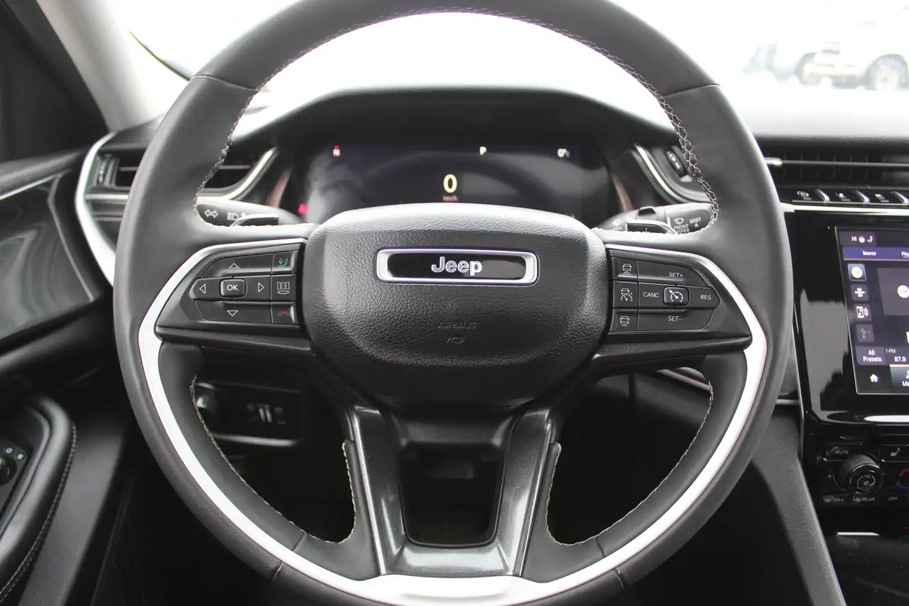 Jeep Grand Cherokee снимка Jeep Grand Cherokee