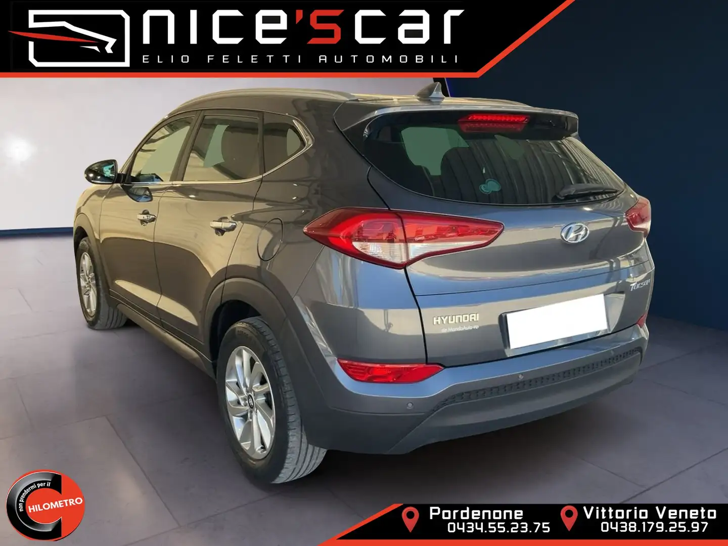 Hyundai TUCSON Tucson 1.7 CRDi XPossible Gris - 2