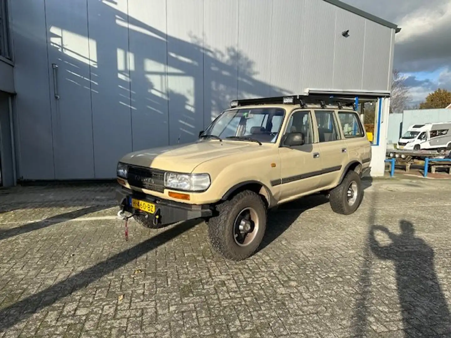 Toyota Land Cruiser 80 Beige - 2