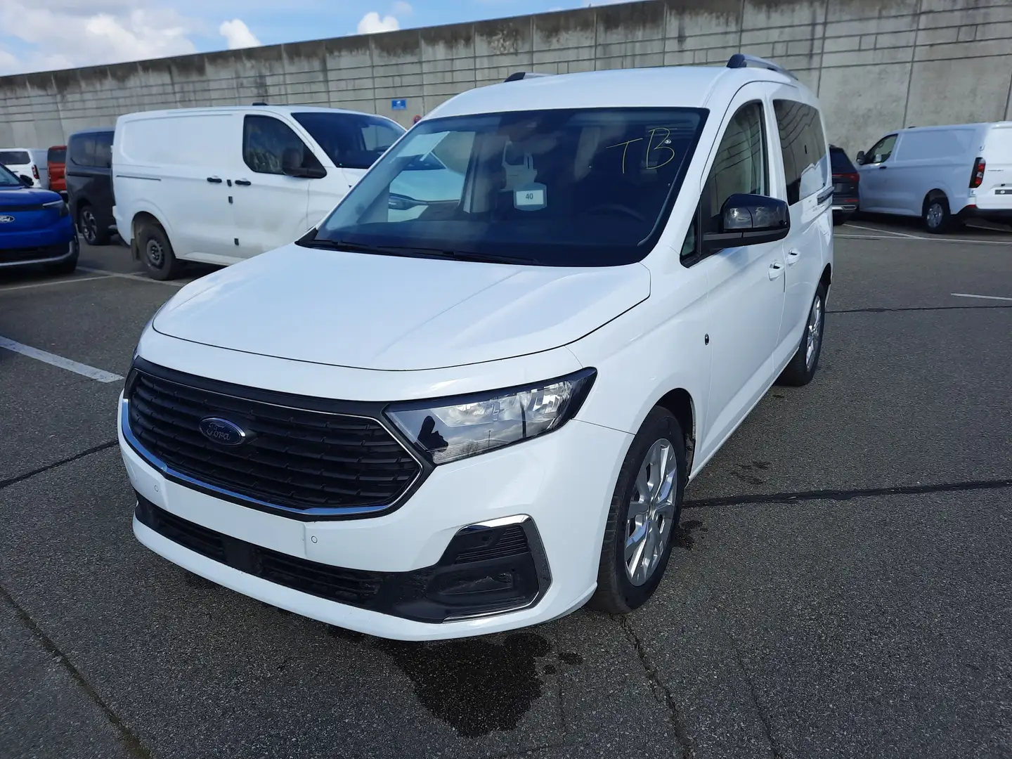 Ford Tourneo Connect L1 Titanium Isofix PDC Weiß - 2