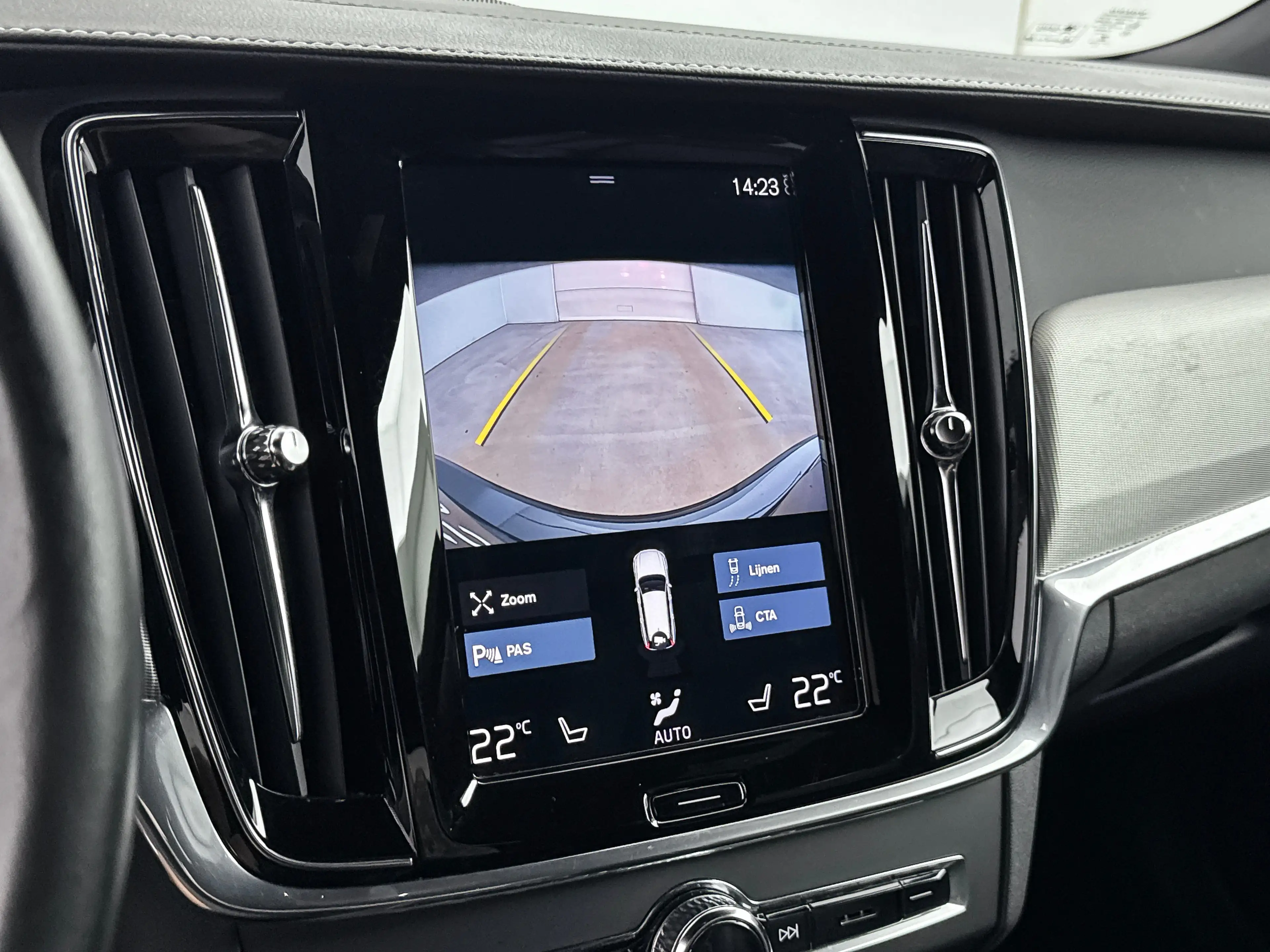 Volvo V90 T6 Recharge R-Design | 18" | Google | Elektr. vers — photo 13