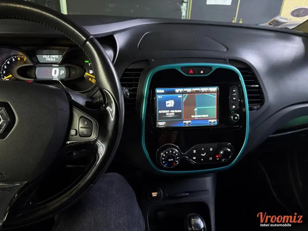 Renault Captur — photo 39