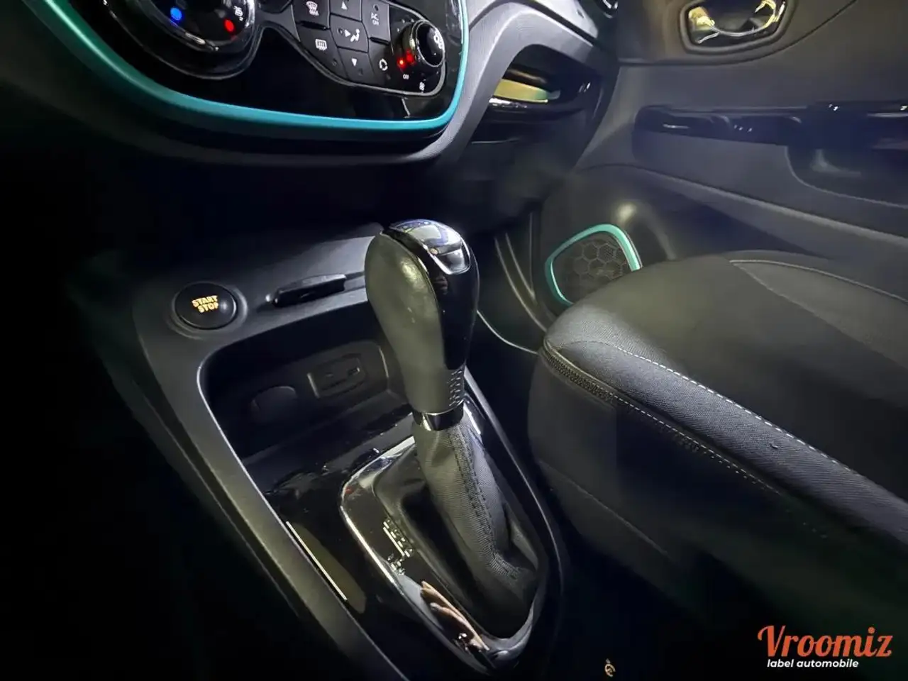 Renault Captur — photo 25