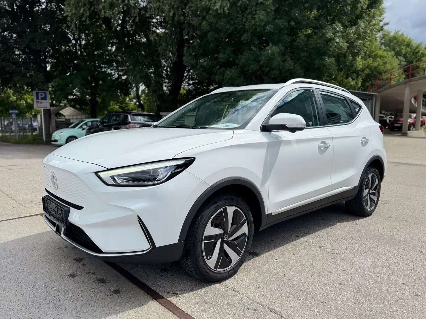 MG ZS EV Luxury *VOLLAUSSTATTUNG* Wit - 1