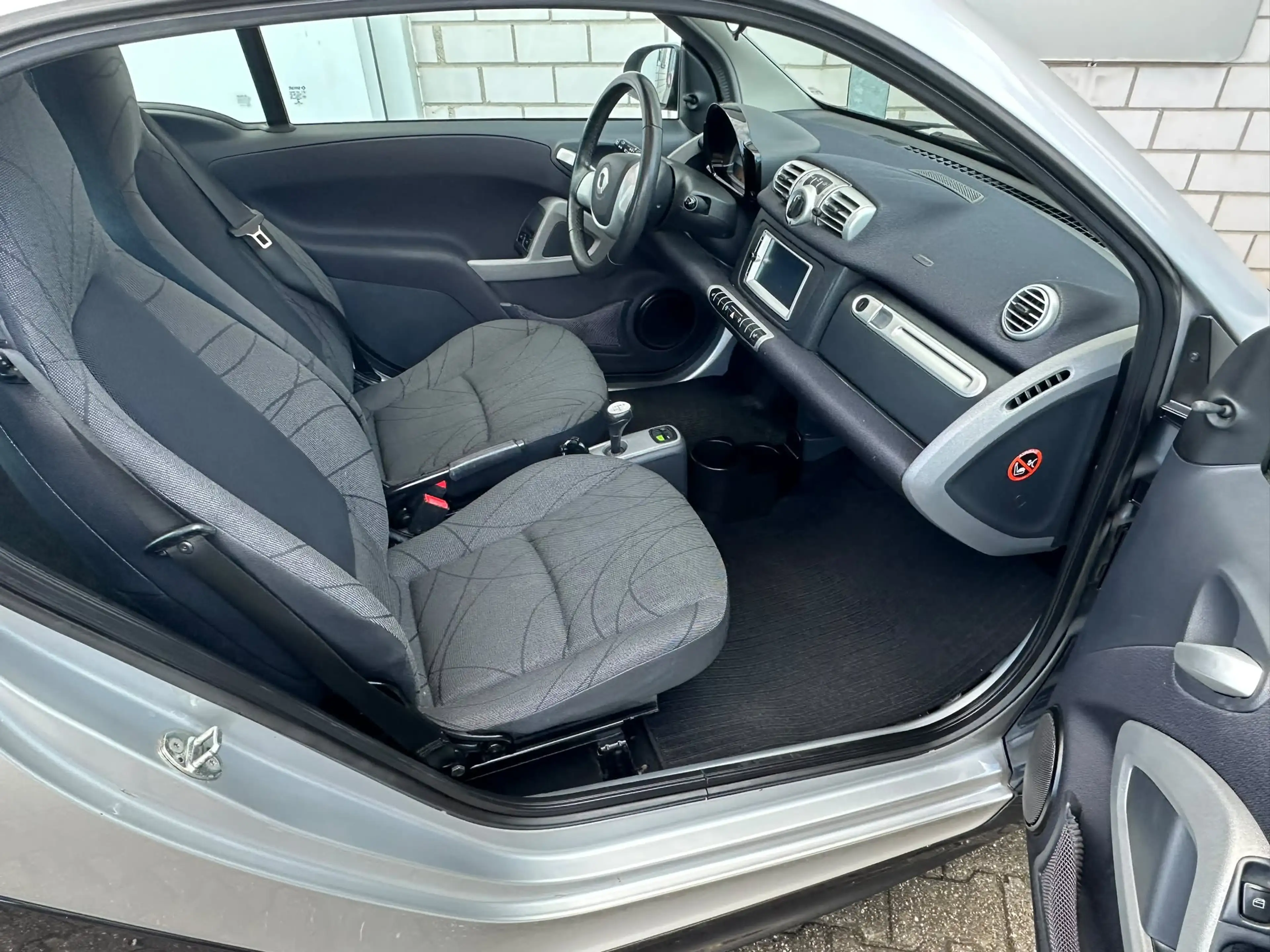 smart forTwo Passion, Servo, Sitzheizung, Top! — photo 7