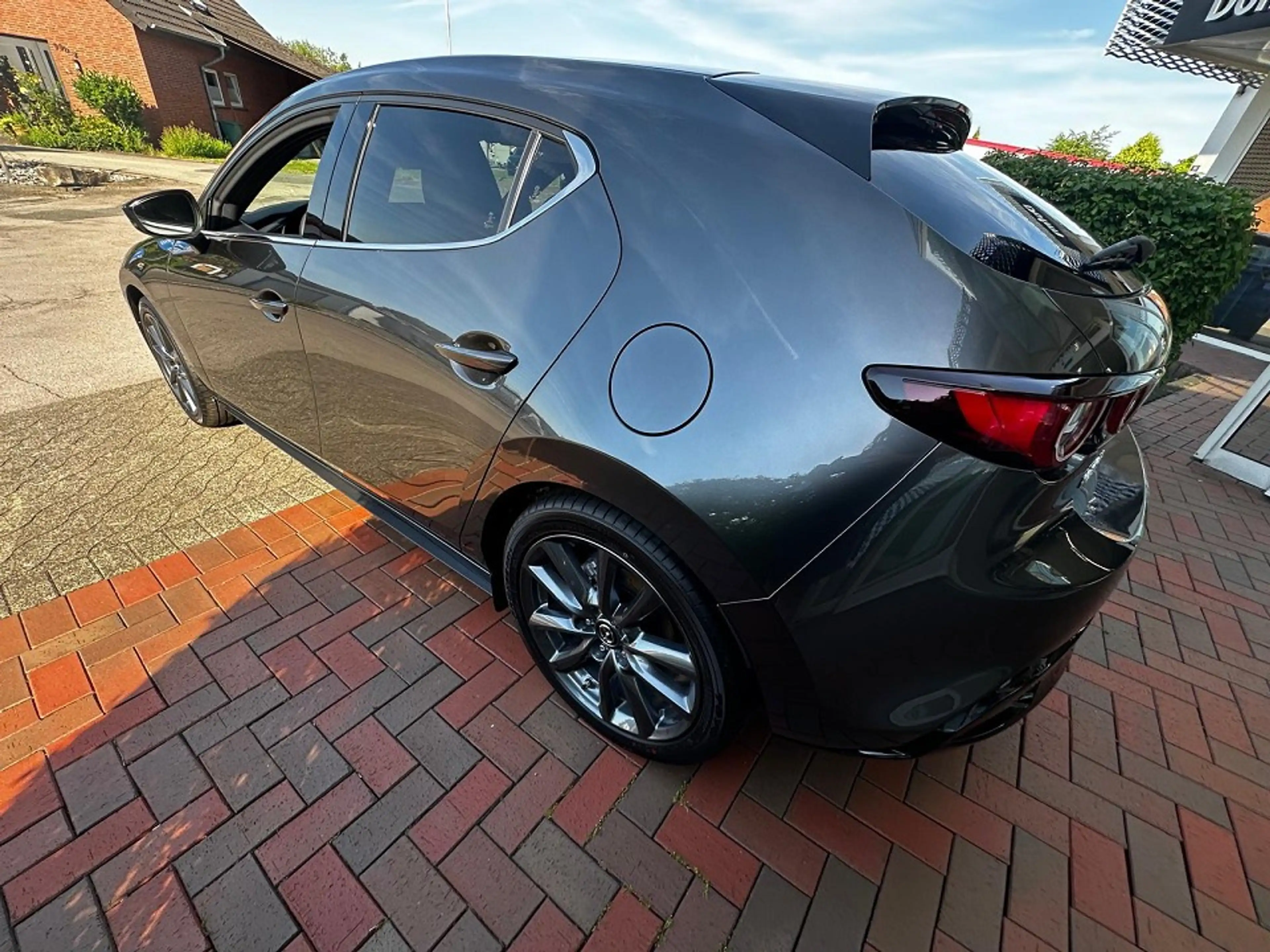 Mazda 3 2.5L e-SKYACTIV G 140ps — photo 6