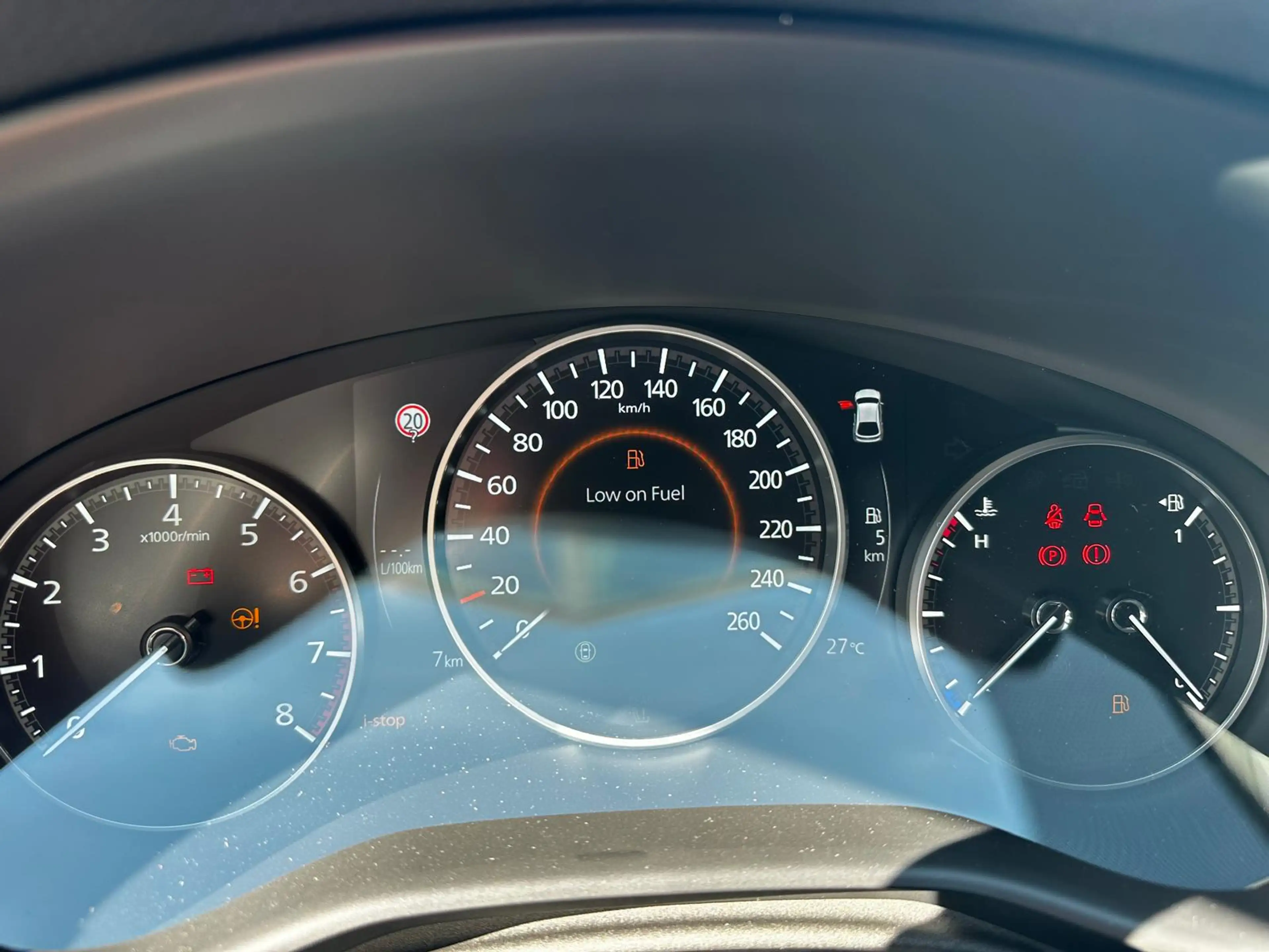 Mazda 3 2.5L e-SKYACTIV G 140ps — photo 12