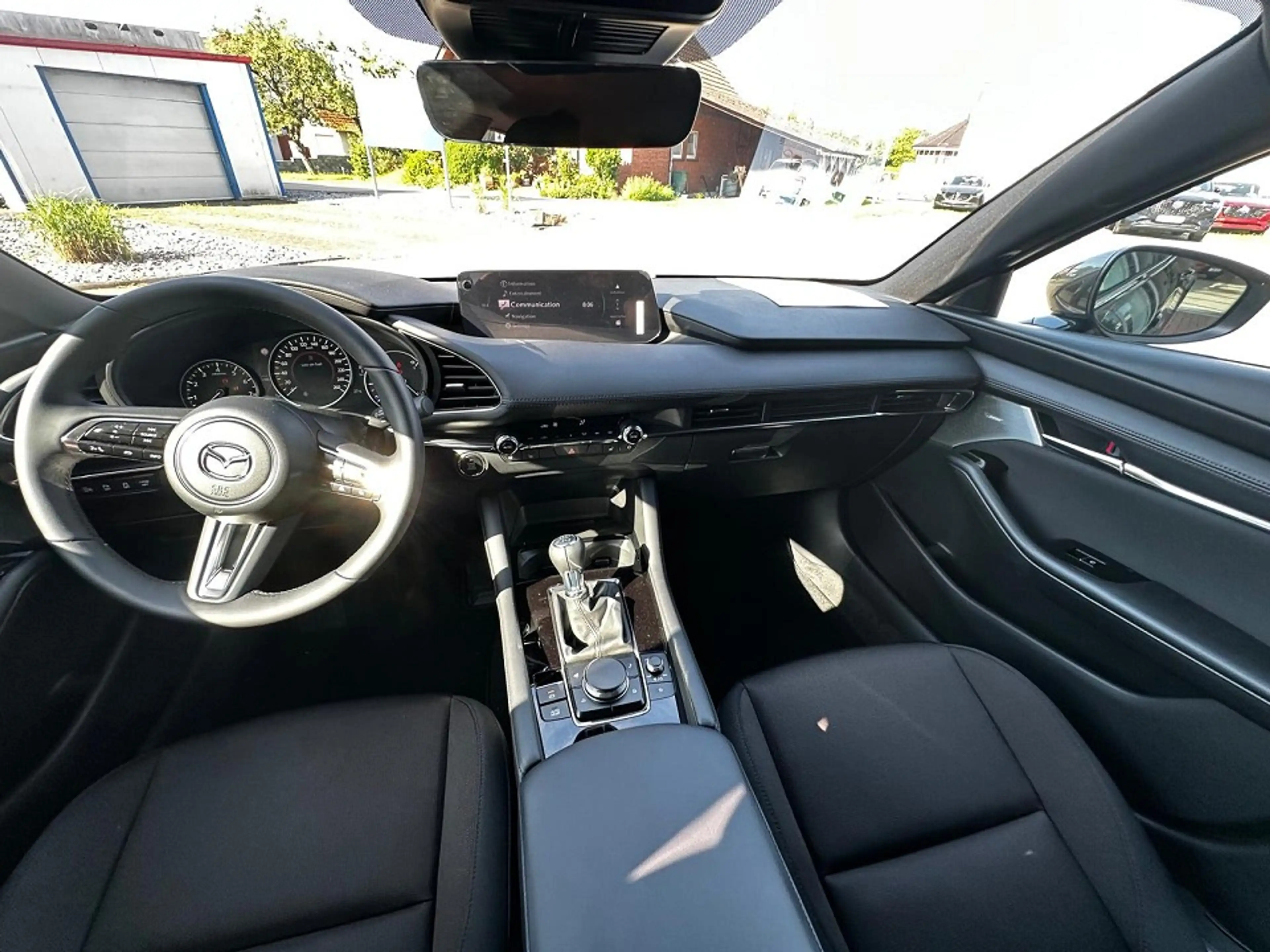 Mazda 3 2.5L e-SKYACTIV G 140ps — photo 11