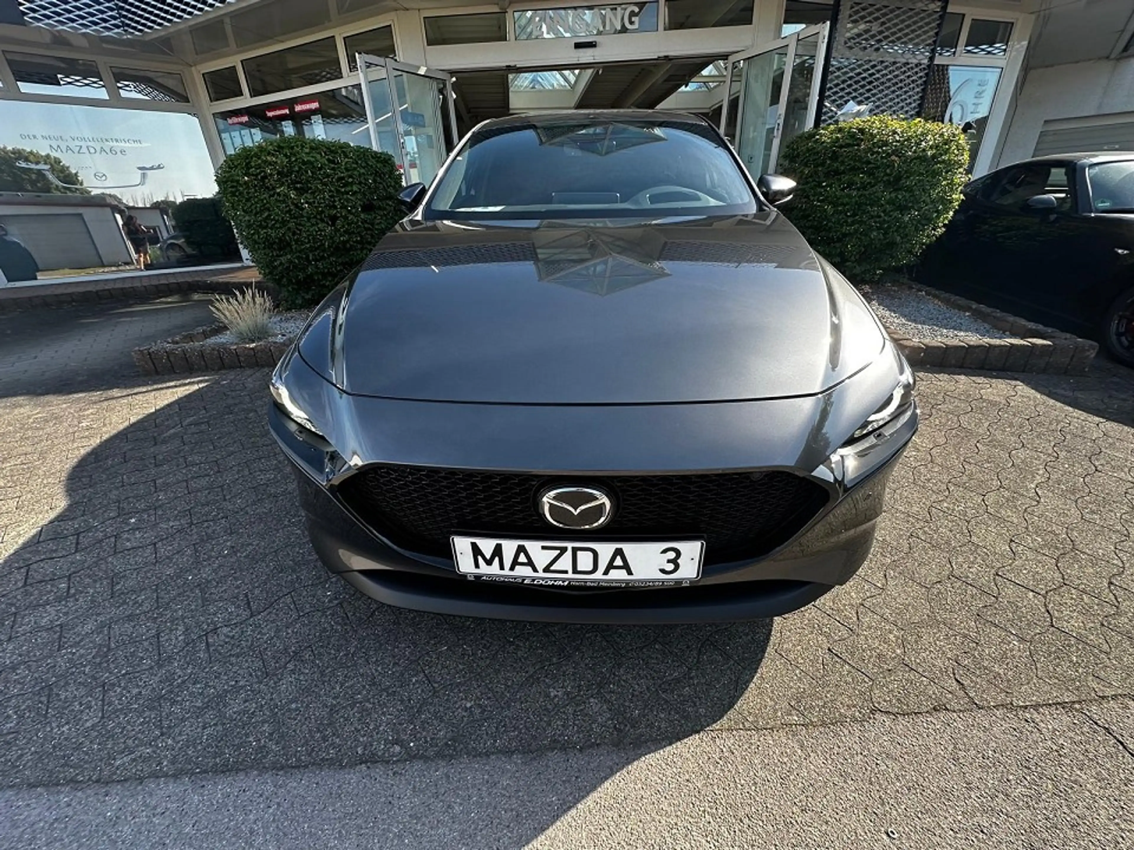 Mazda 3 2.5L e-SKYACTIV G 140ps — photo 2