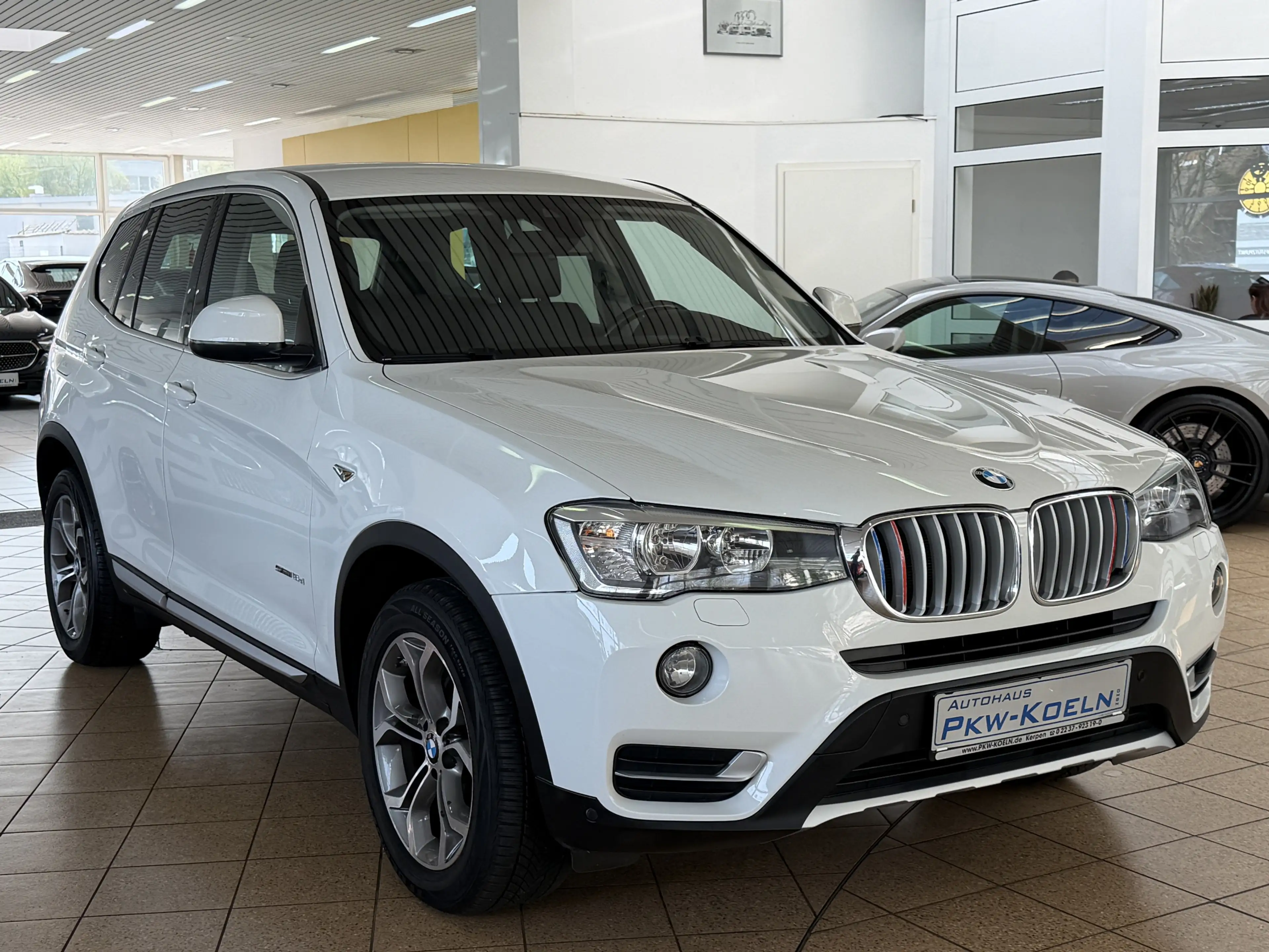 BMW X3 sD 18 d xLine *NAVi*HuD*PDC*LEDER* — photo 2