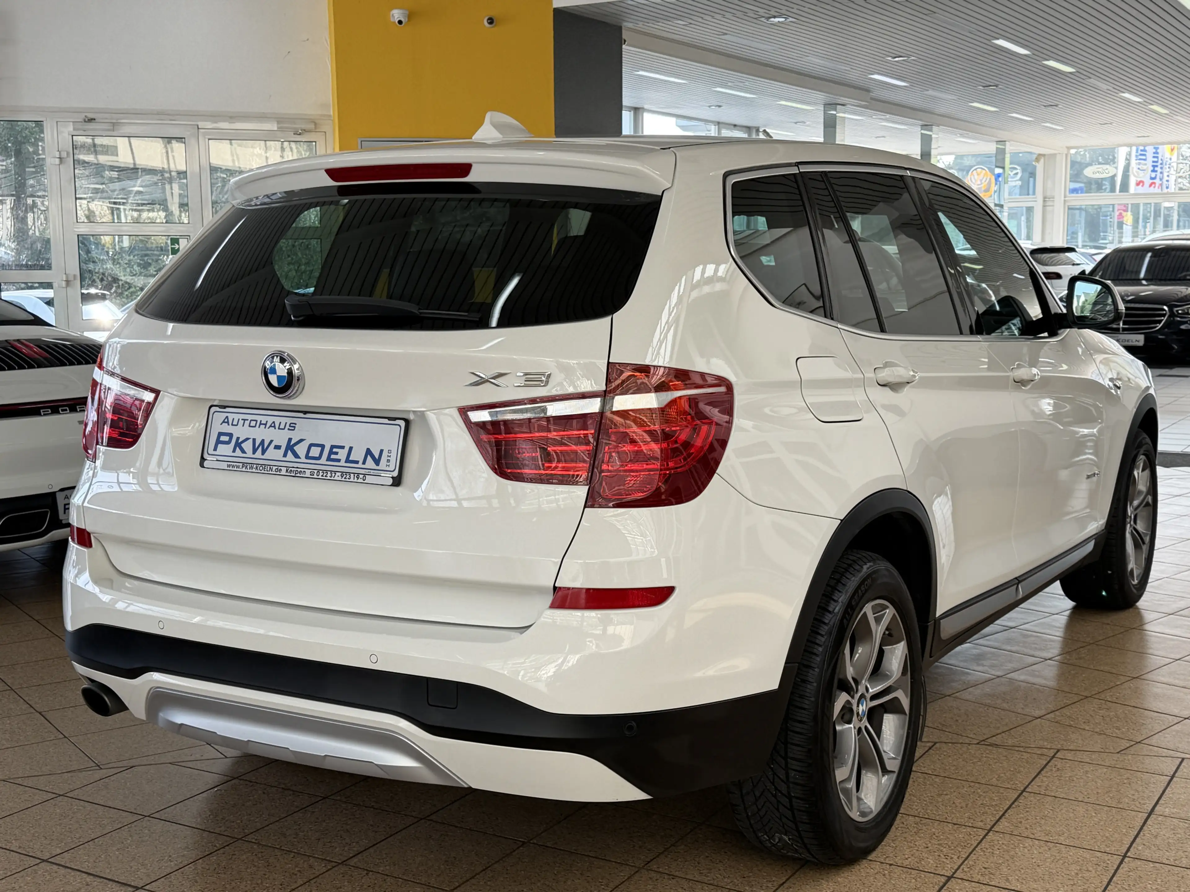 BMW X3 sD 18 d xLine *NAVi*HuD*PDC*LEDER* — photo 3