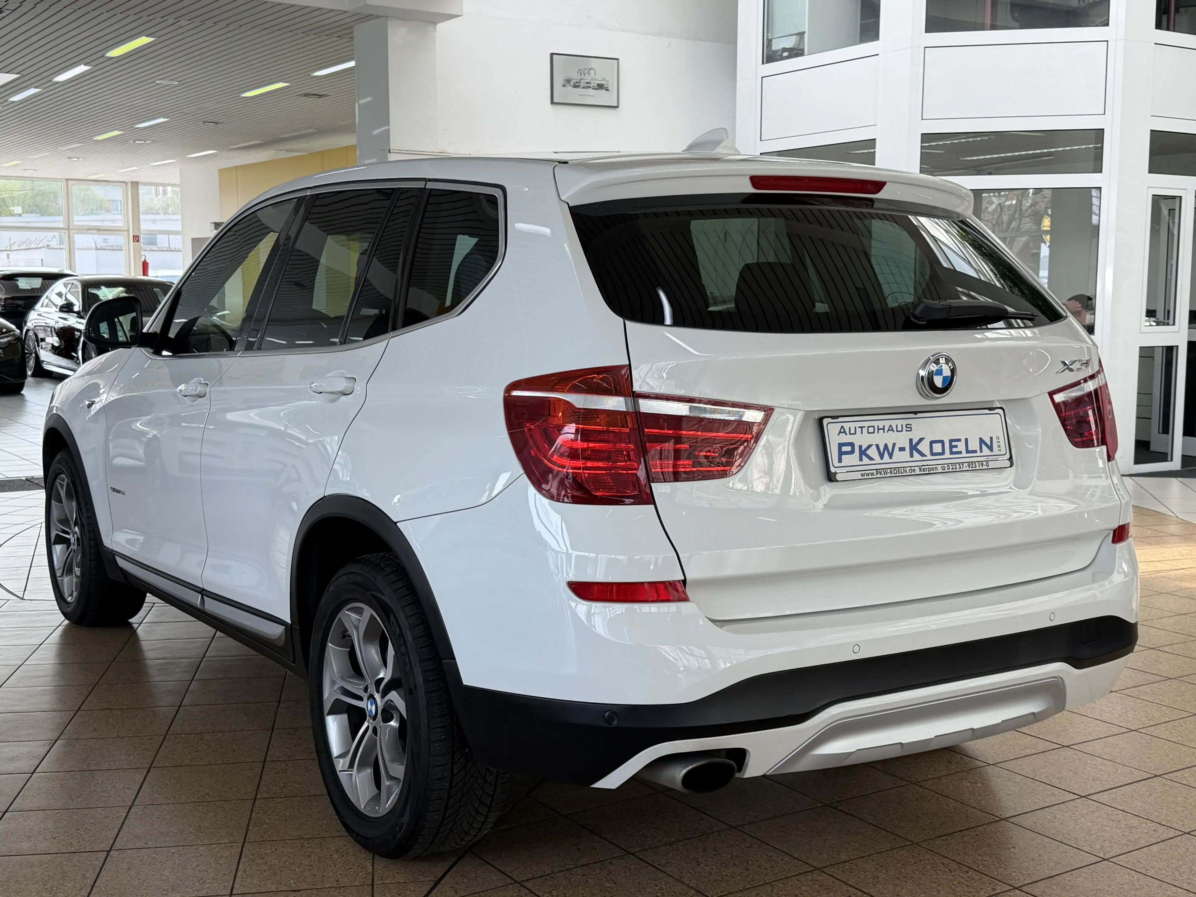 BMW X3 sD 18 d xLine *NAVi*HuD*PDC*LEDER* — photo 4