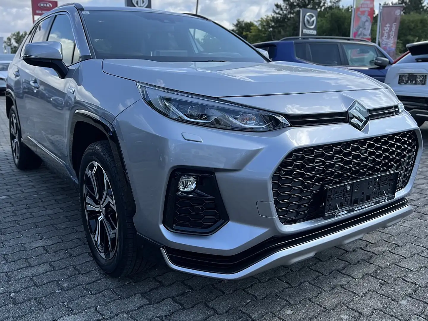 Suzuki Across 2,5 PHEV E-Four Flash CVT Stříbrná - 2