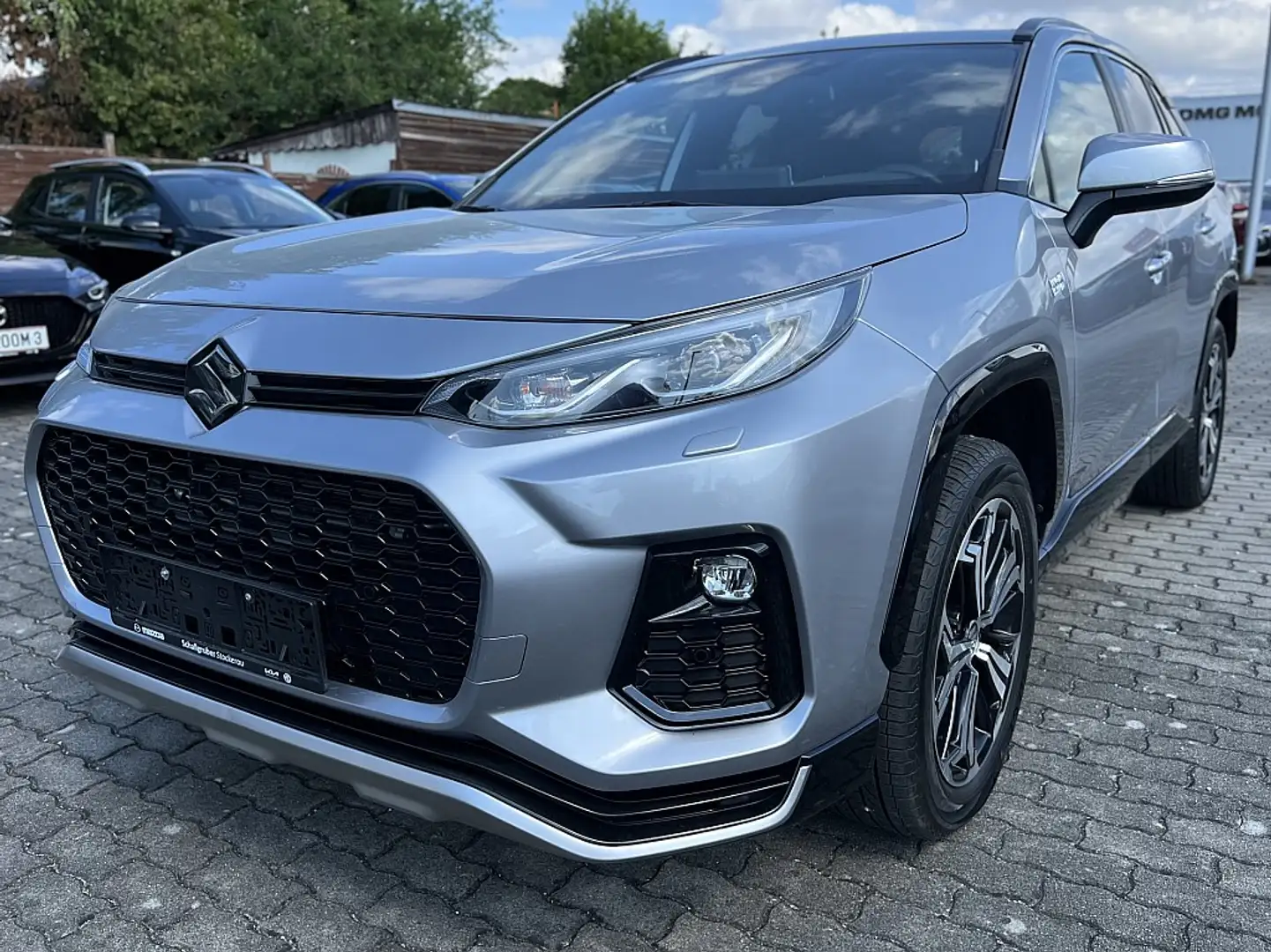 Suzuki Across 2,5 PHEV E-Four Flash CVT Stříbrná - 1