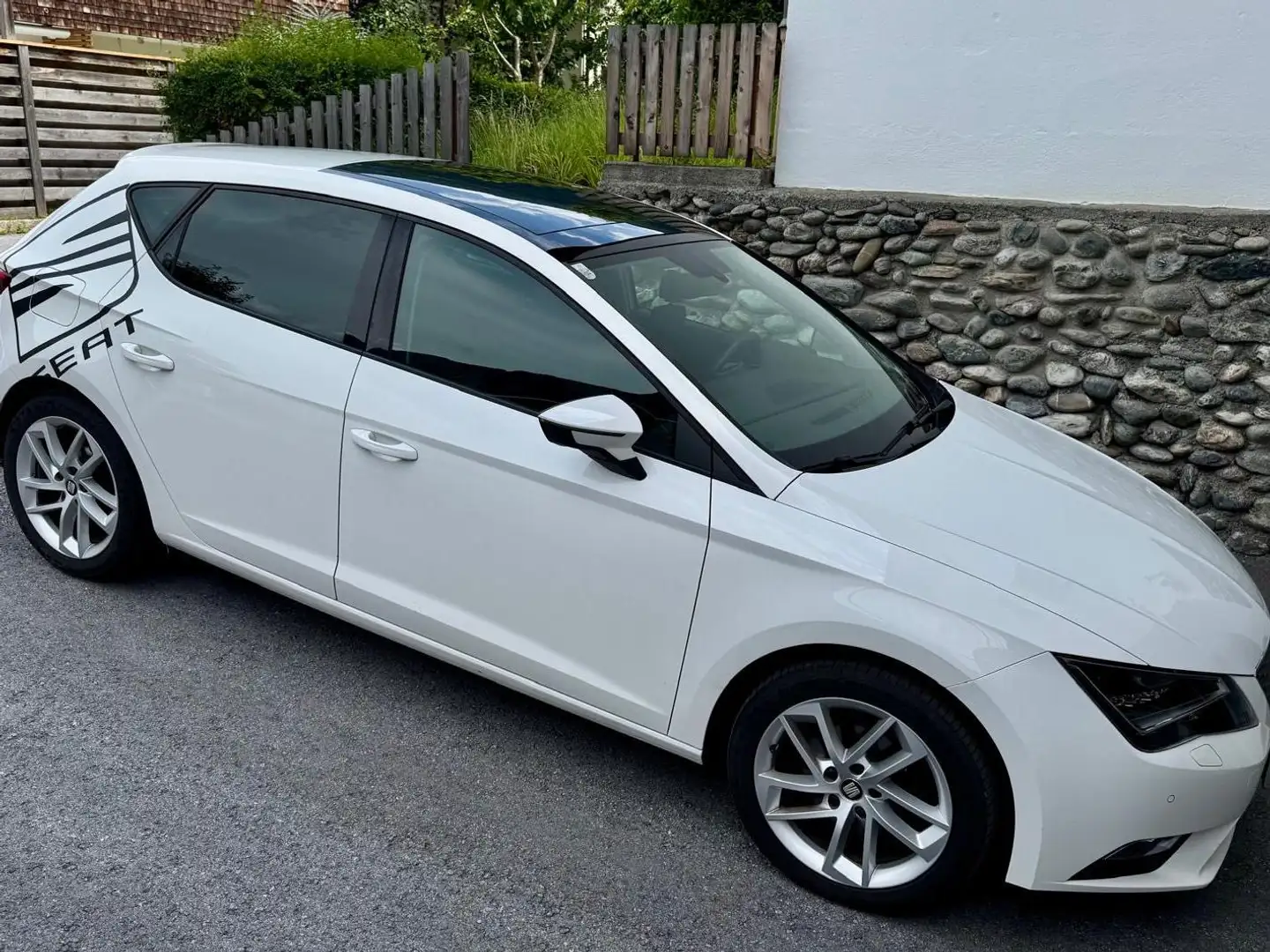 SEAT Leon Leon Style 1,2 TSI Start-Stopp Style Bílá - 1