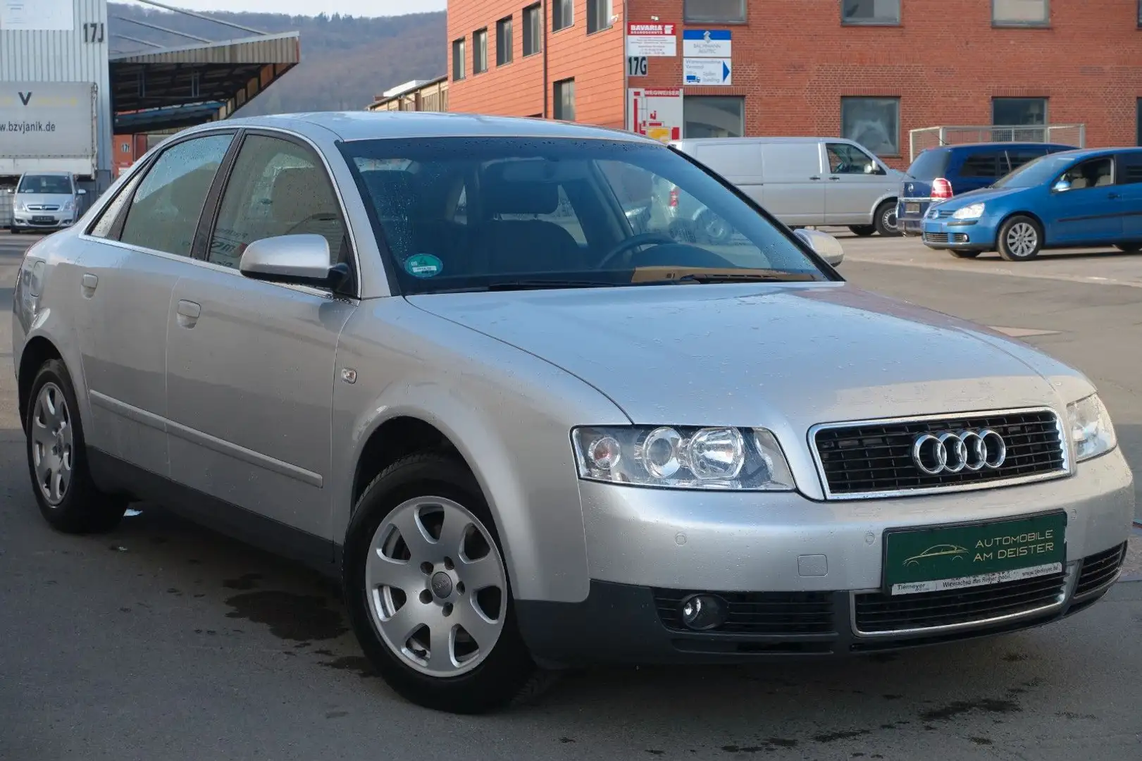 Audi A4 2.0 AUTOMATIK*TÜV+SER.+ZR+WAPU NEU*AHK*SHZ*PD Plateado - 1