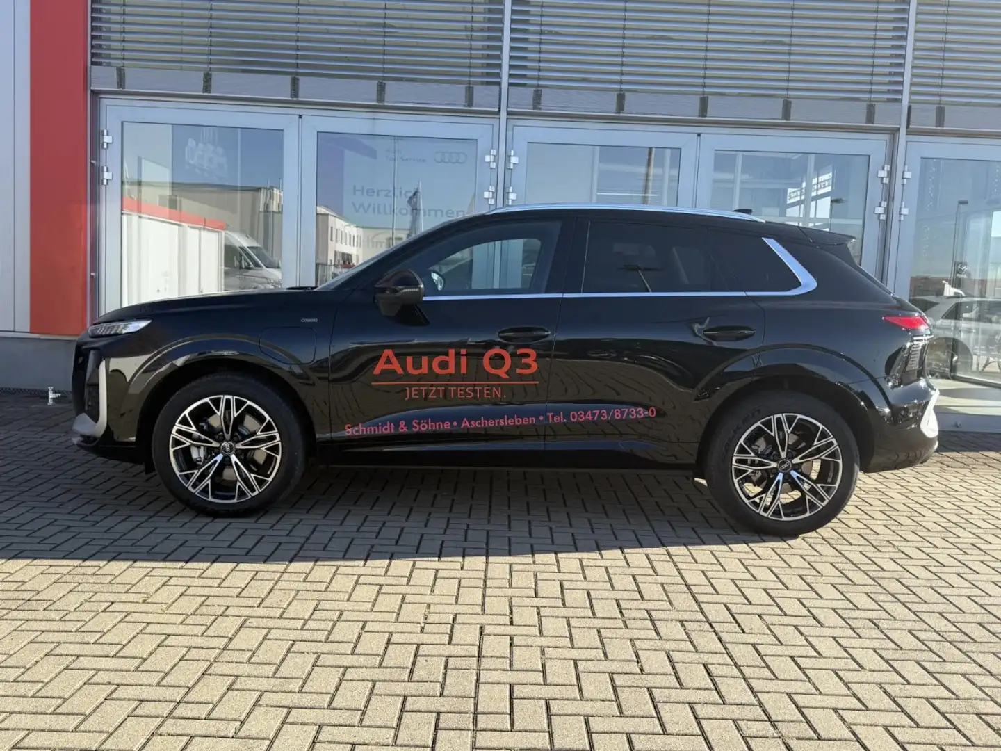 Audi Q3 SUV e-hybrid S tronic S line LEDER, KAMERA, Klima Schwarz - 2