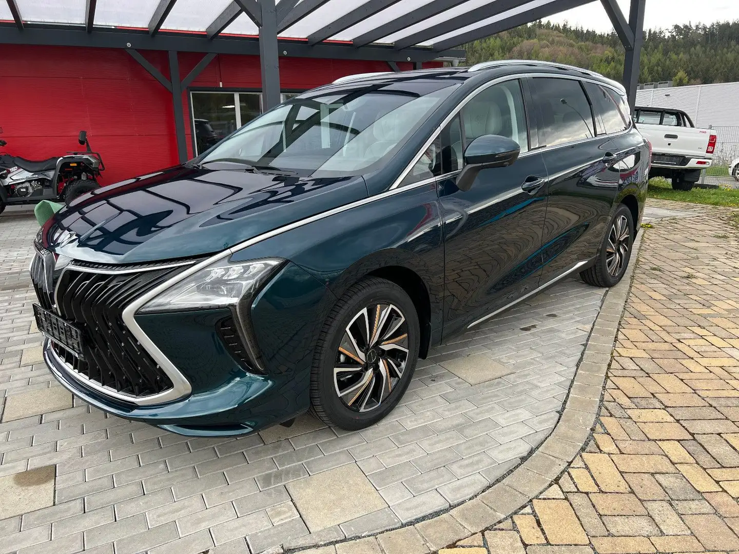 DFSK Forthing 4 U-Tour  "sofort verfügbar" Grün - 1