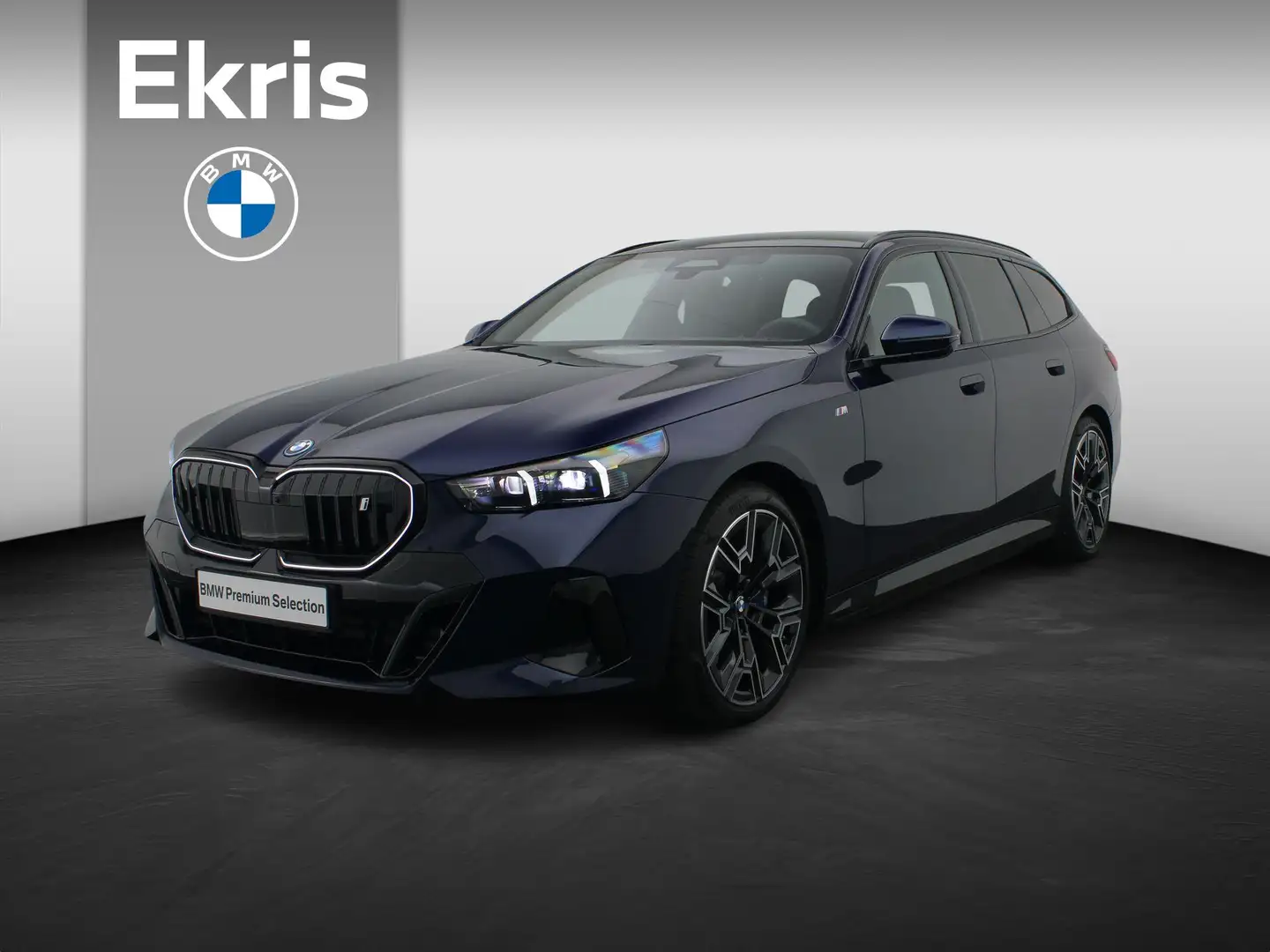 BMW i5 Touring eDrive40 M Sport Edition | Innovation Pack Blauw - 1