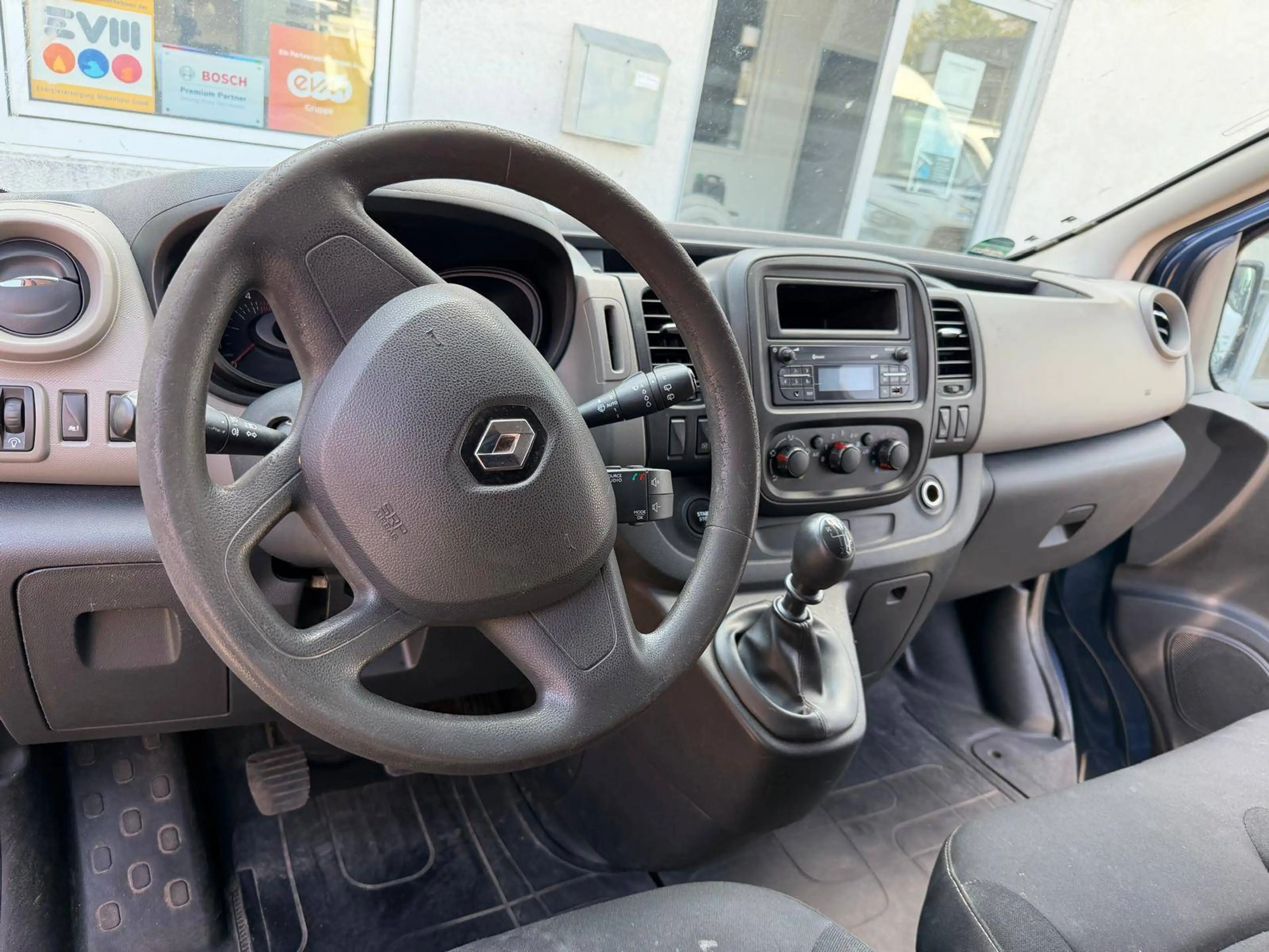 Renault Trafic L1H1 2,9t Komfort im guten Zustand — photo 8