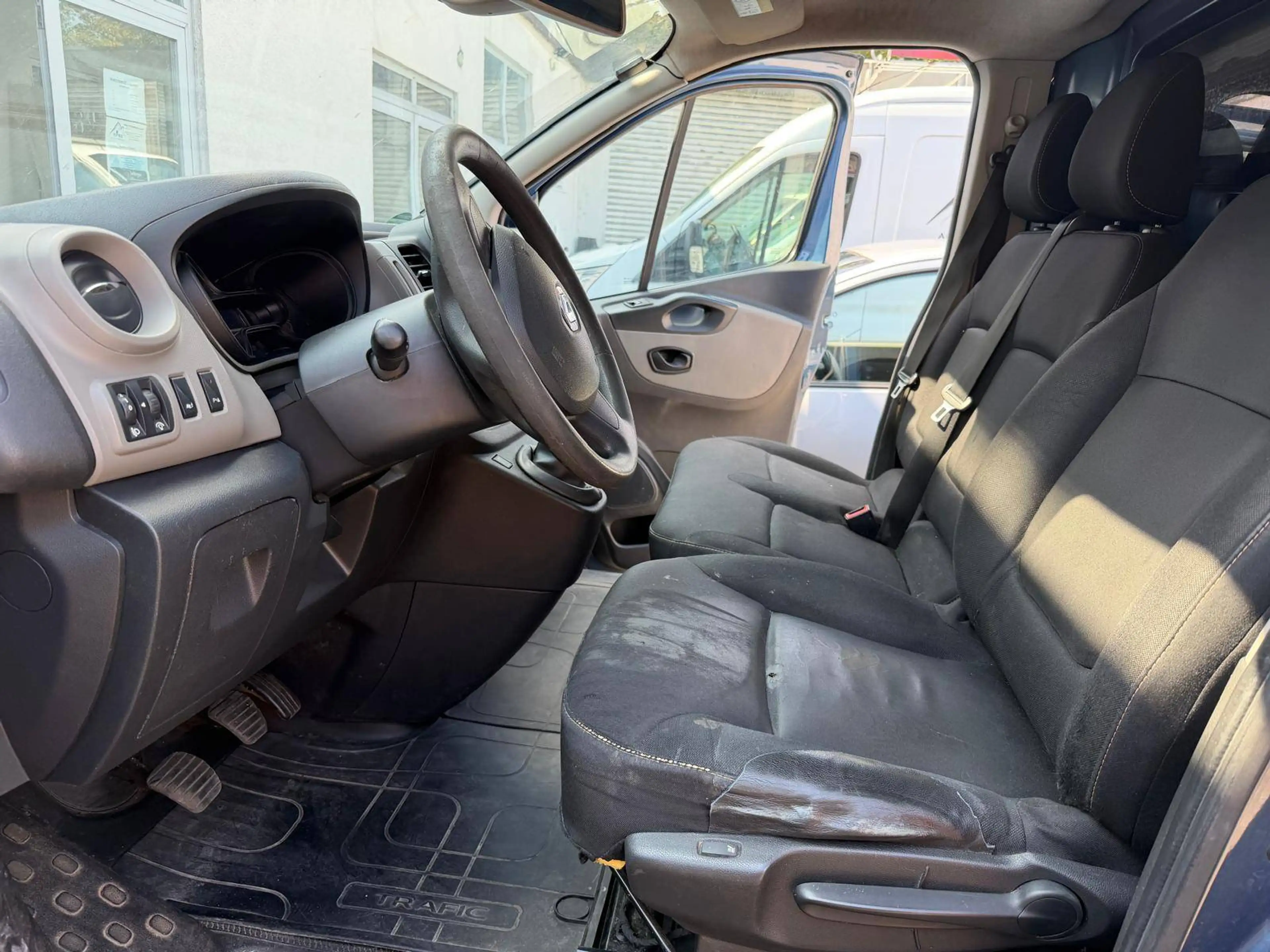 Renault Trafic L1H1 2,9t Komfort im guten Zustand — photo 6