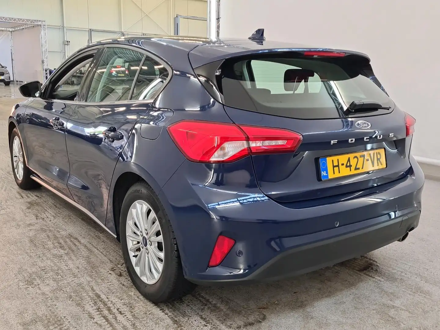 Ford Focus 1.0 EcoBoost 125pk Titanium Business Hatchback | T Blauw - 2