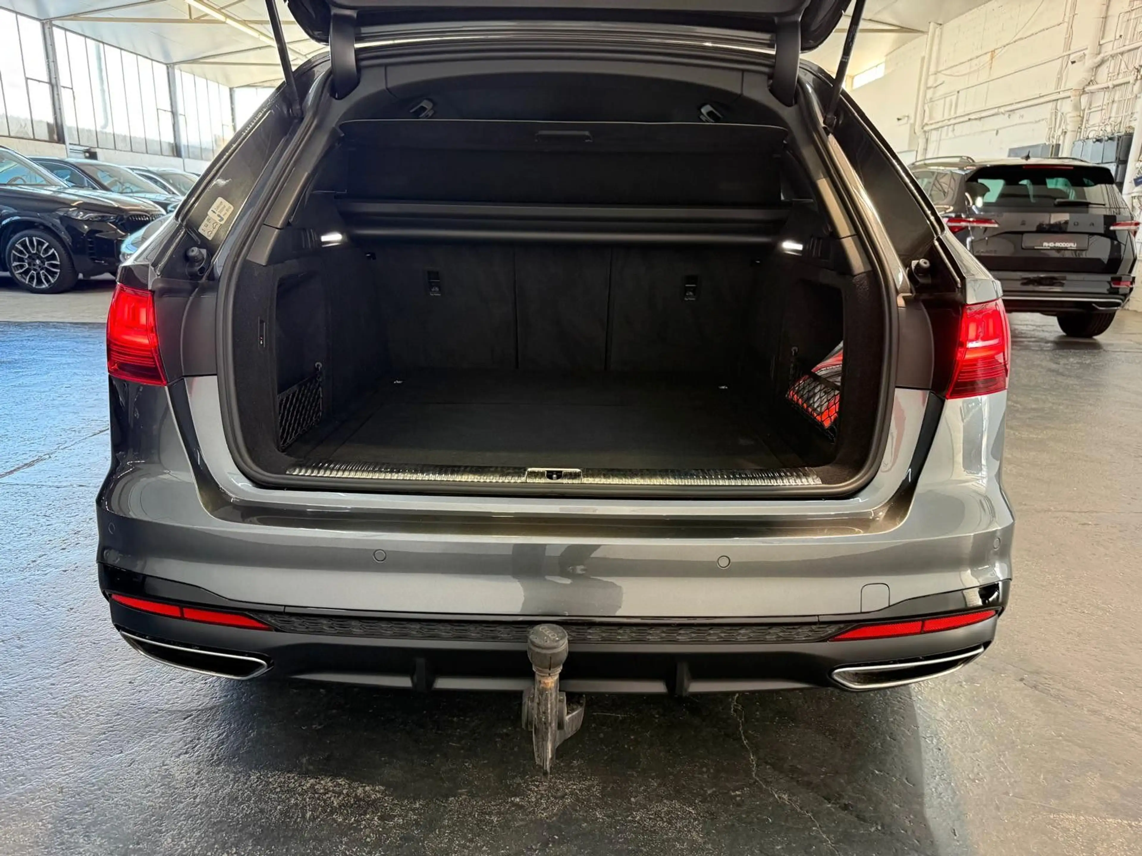 Audi A4 Avant 40 TDI quattroS line/360/19ZOLL/HUD/ACC — photo 13