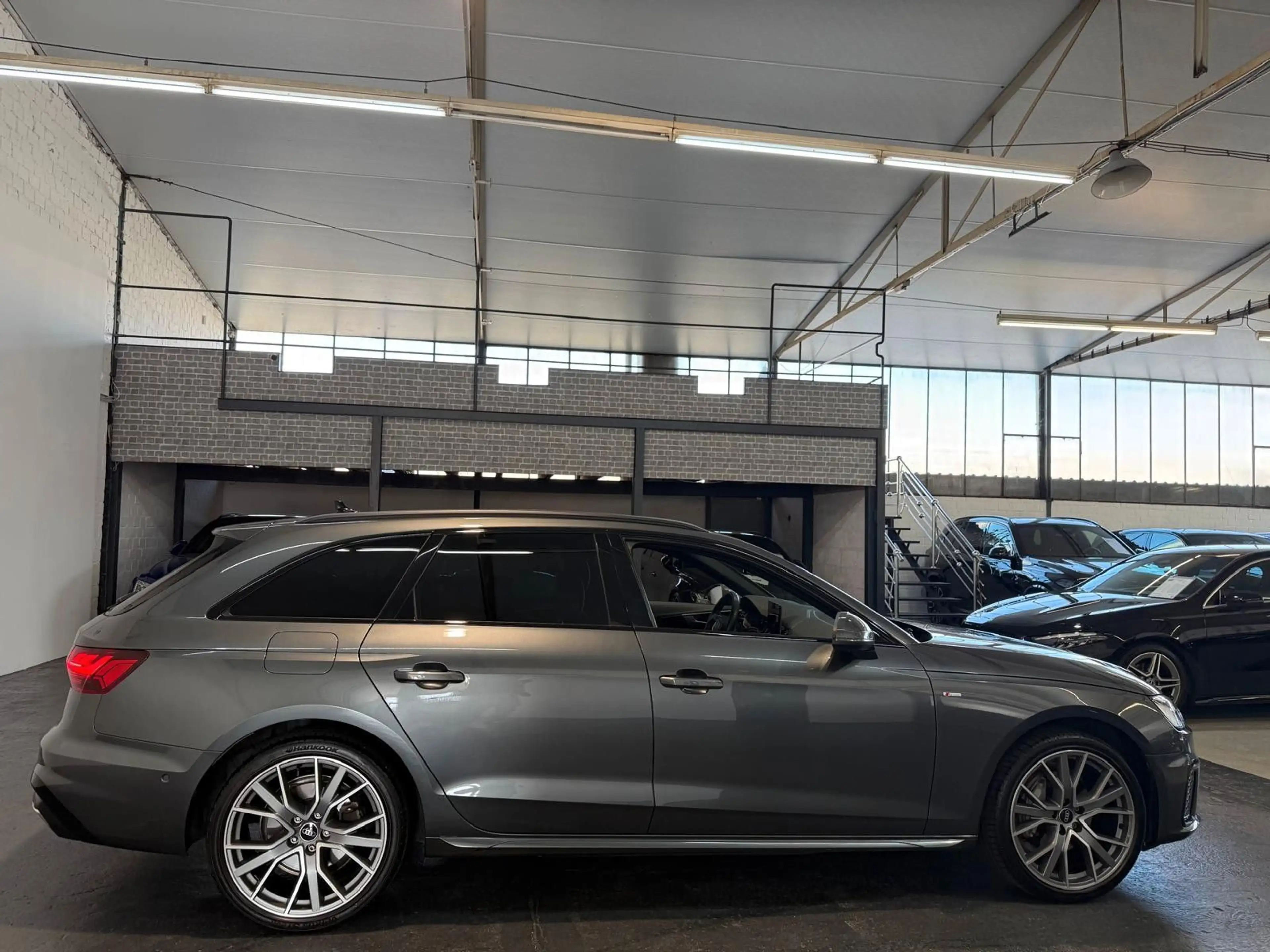 Audi A4 Avant 40 TDI quattroS line/360/19ZOLL/HUD/ACC — photo 10
