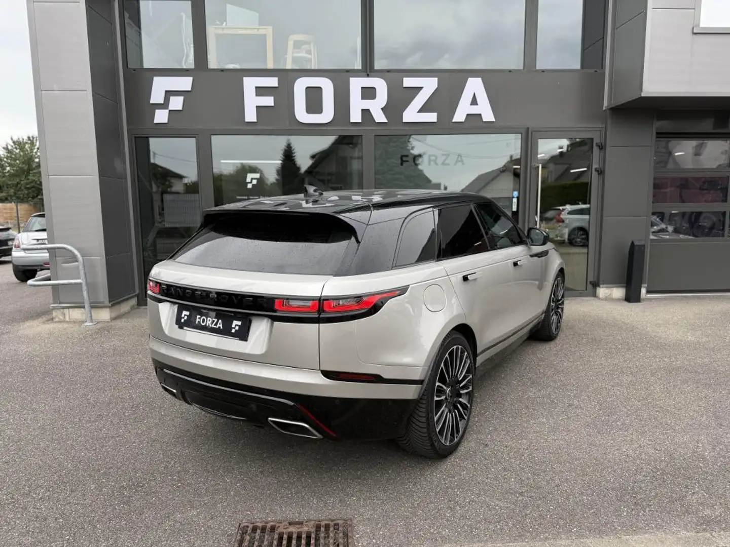 Land Rover Range Rover Velar 3.0 V6 D300 - BVA  R-Dynamic HSE - 2
