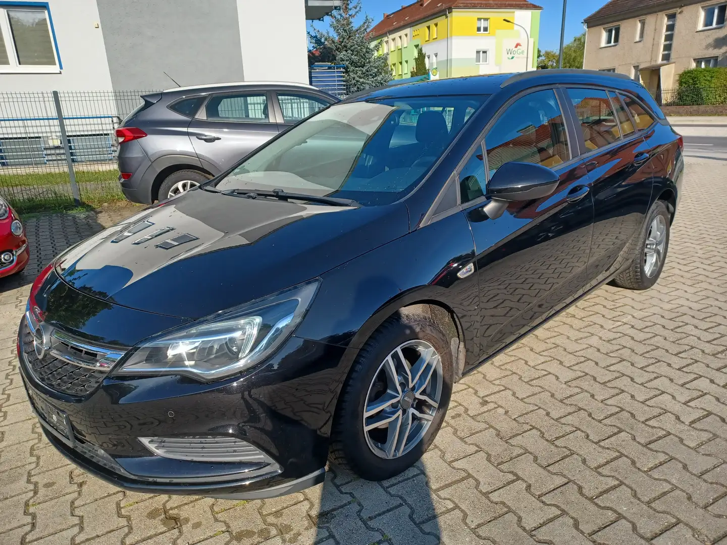 Opel Astra Edition Start/Stop Noir - 1