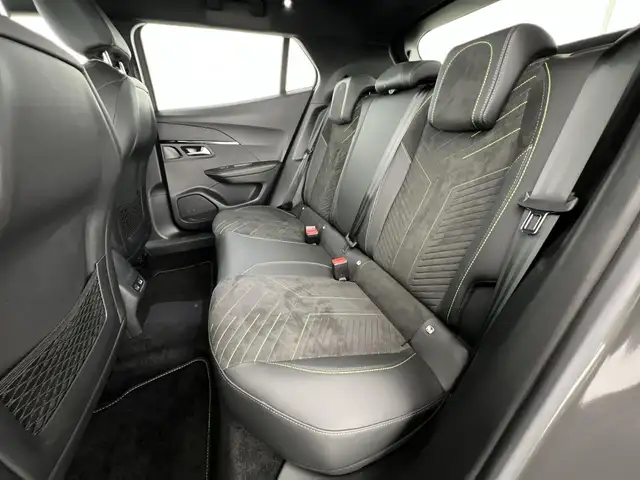 Peugeot 2008 view 8