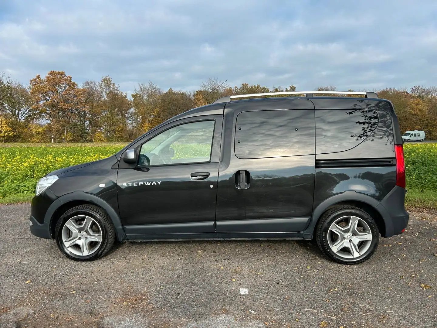 Dacia Dokker Stepway 1.5 Blue dCi 95 Klima Navi Zwart - 2