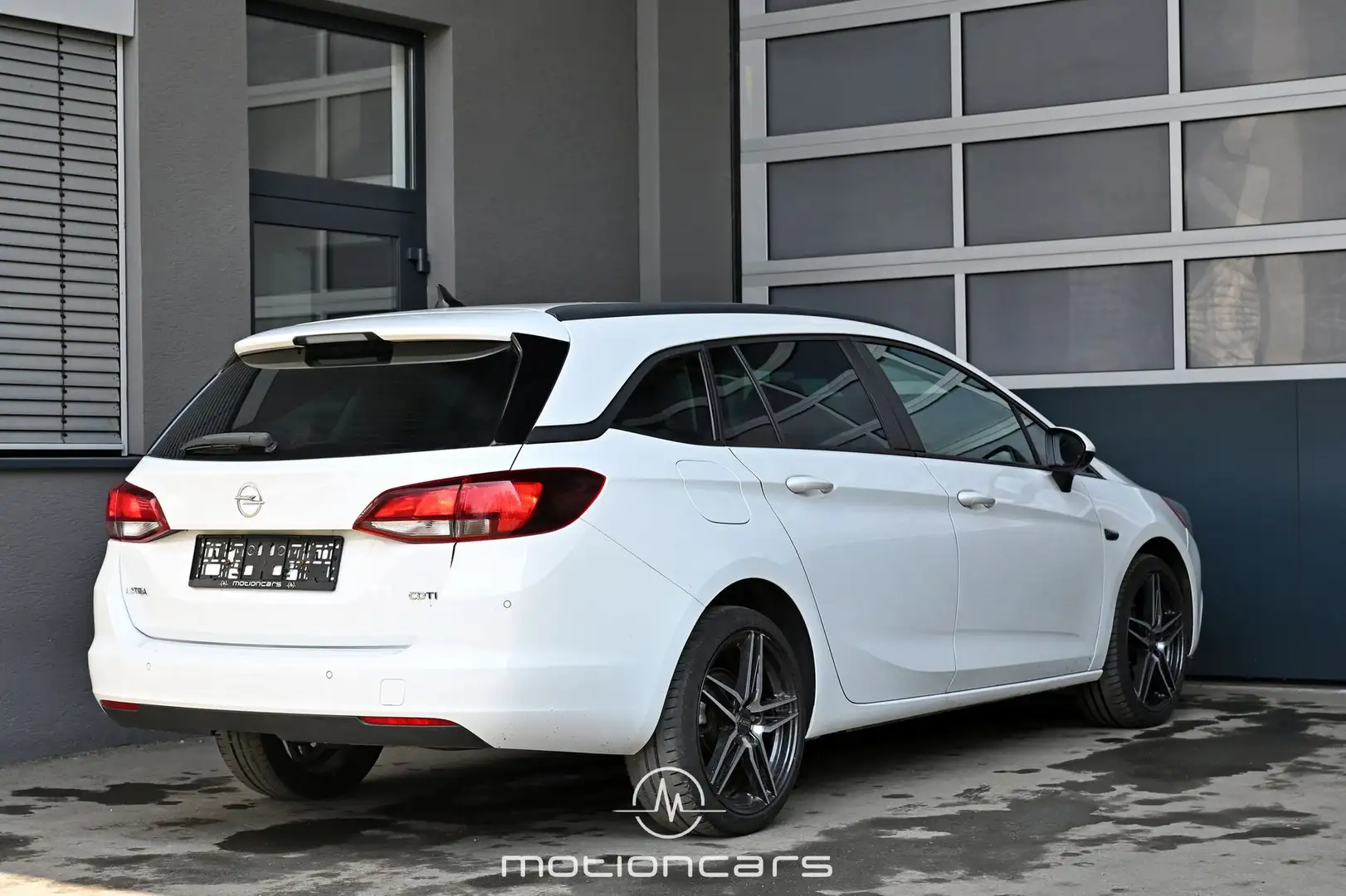 Opel Astra K SportsTourer 1.6 CDTI Edition Start/Stop Picker Biały - 2