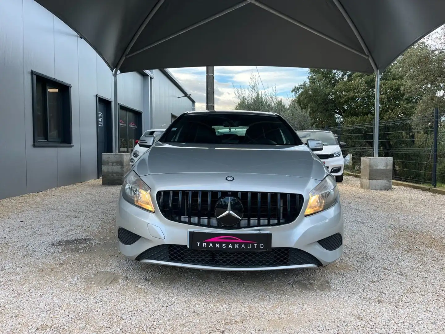 Mercedes-Benz A 180 180 BlueEFFICIENCY Inspiration / Reprogrammation Ethanol / Origine France / Caméra de Recul Gris - 2