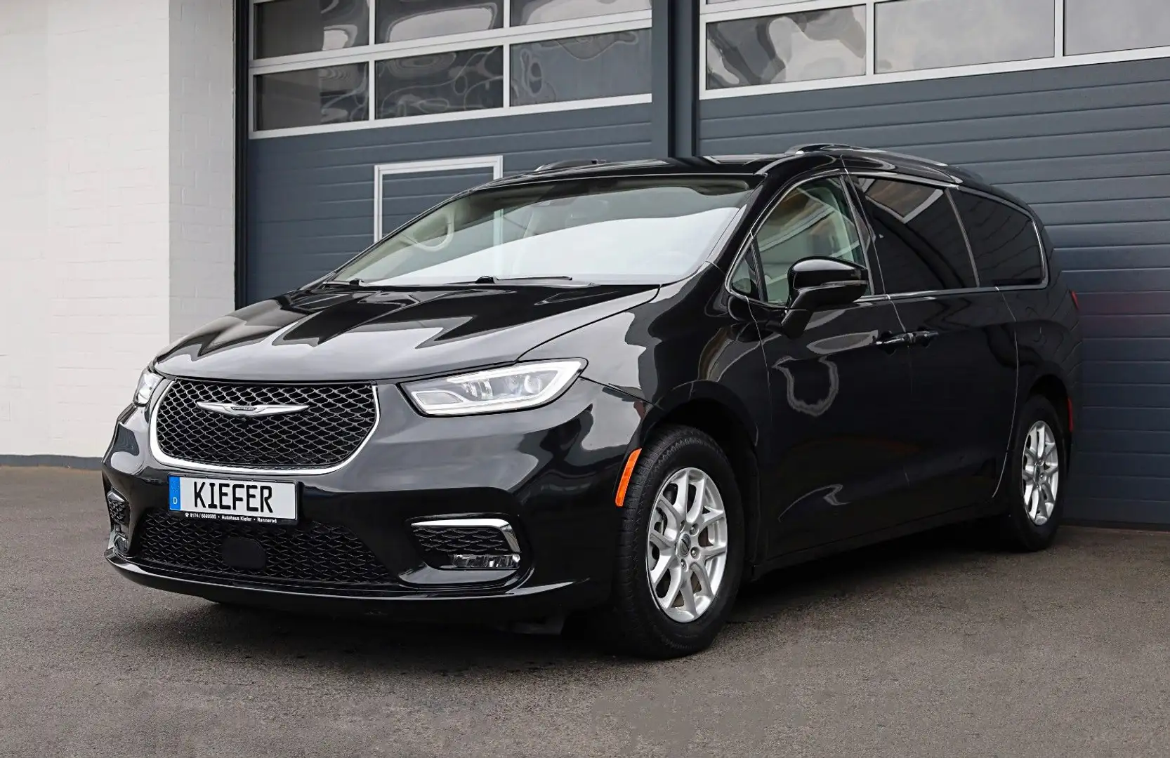 Chrysler Pacifica 3.6/ACC/7-Sitze/APPLE/SHZ/LHZ/TOTW/SPUR Schwarz - 1