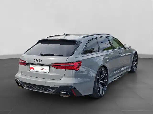 Audi RS6 view 3