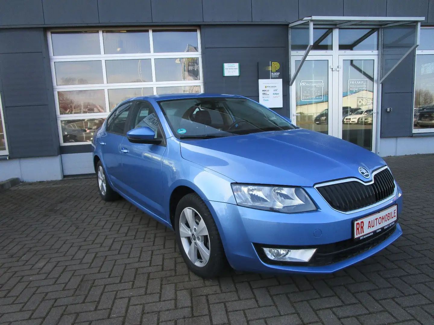Skoda Octavia Lim. Elegance Navi Blau - 2