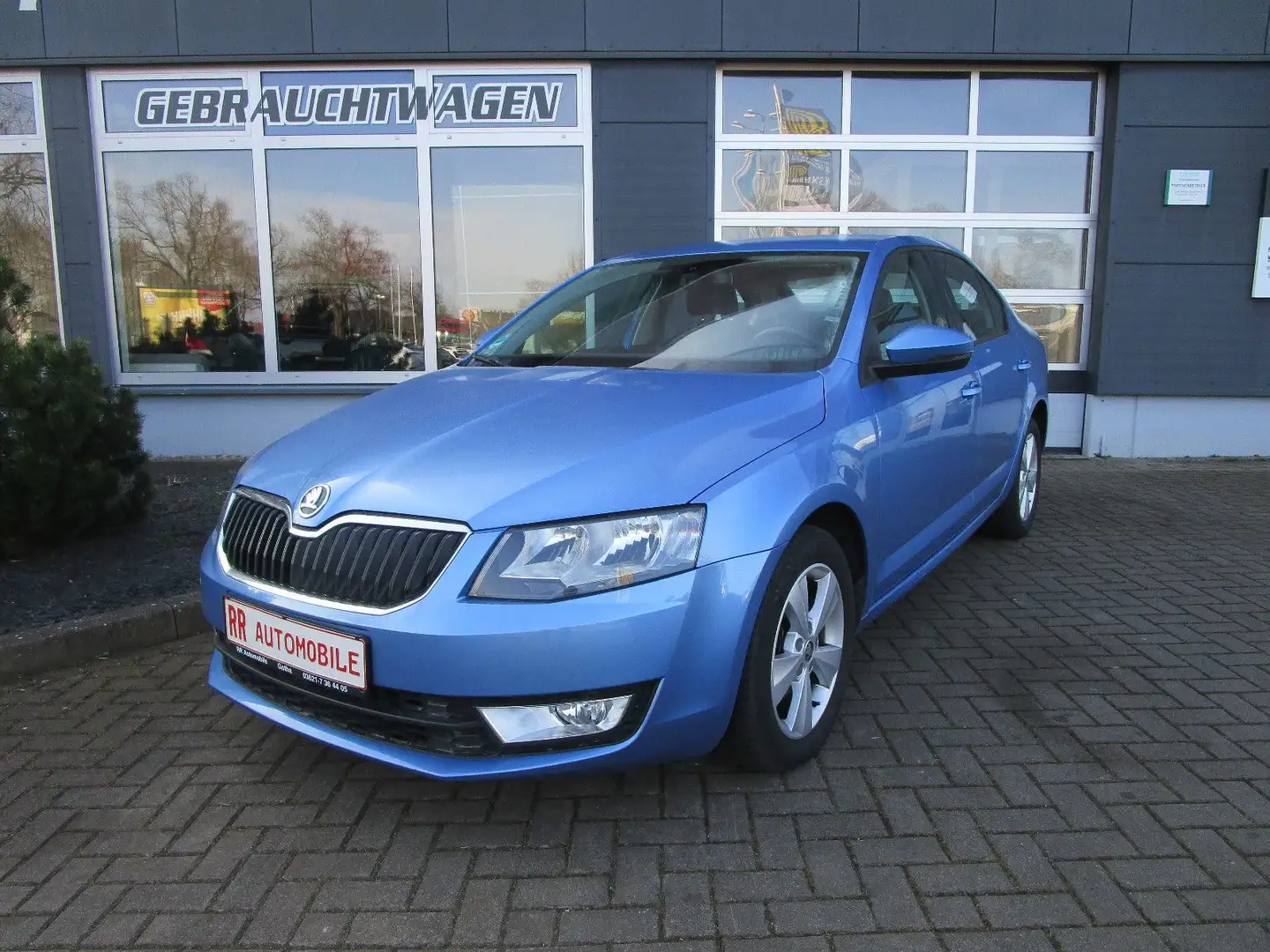 Skoda Octavia Lim. Elegance Navi Blau - 1